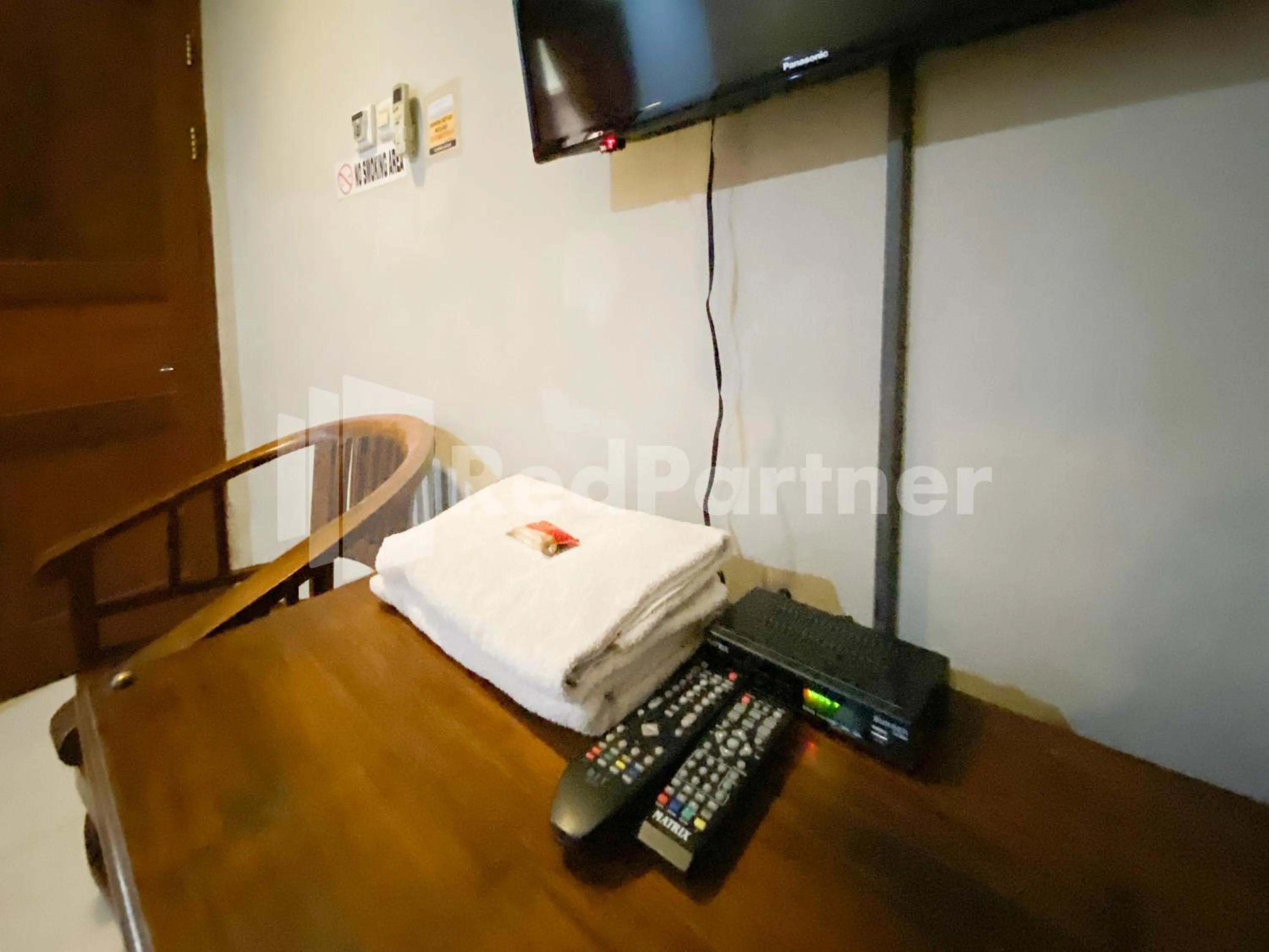 Bedroom, Bed in Istana Griya 2 Hotel Solo RedPartner