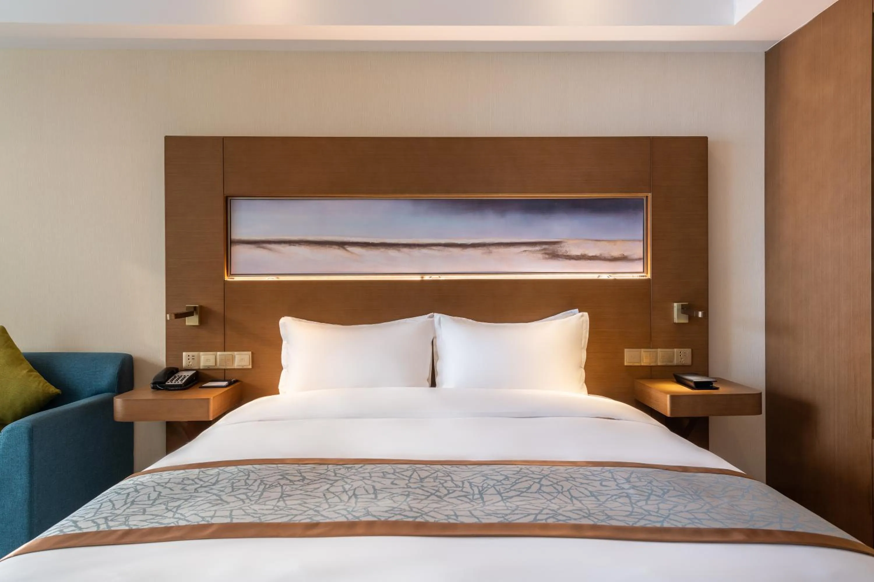 Bed in Novotel Qingdao New Hope