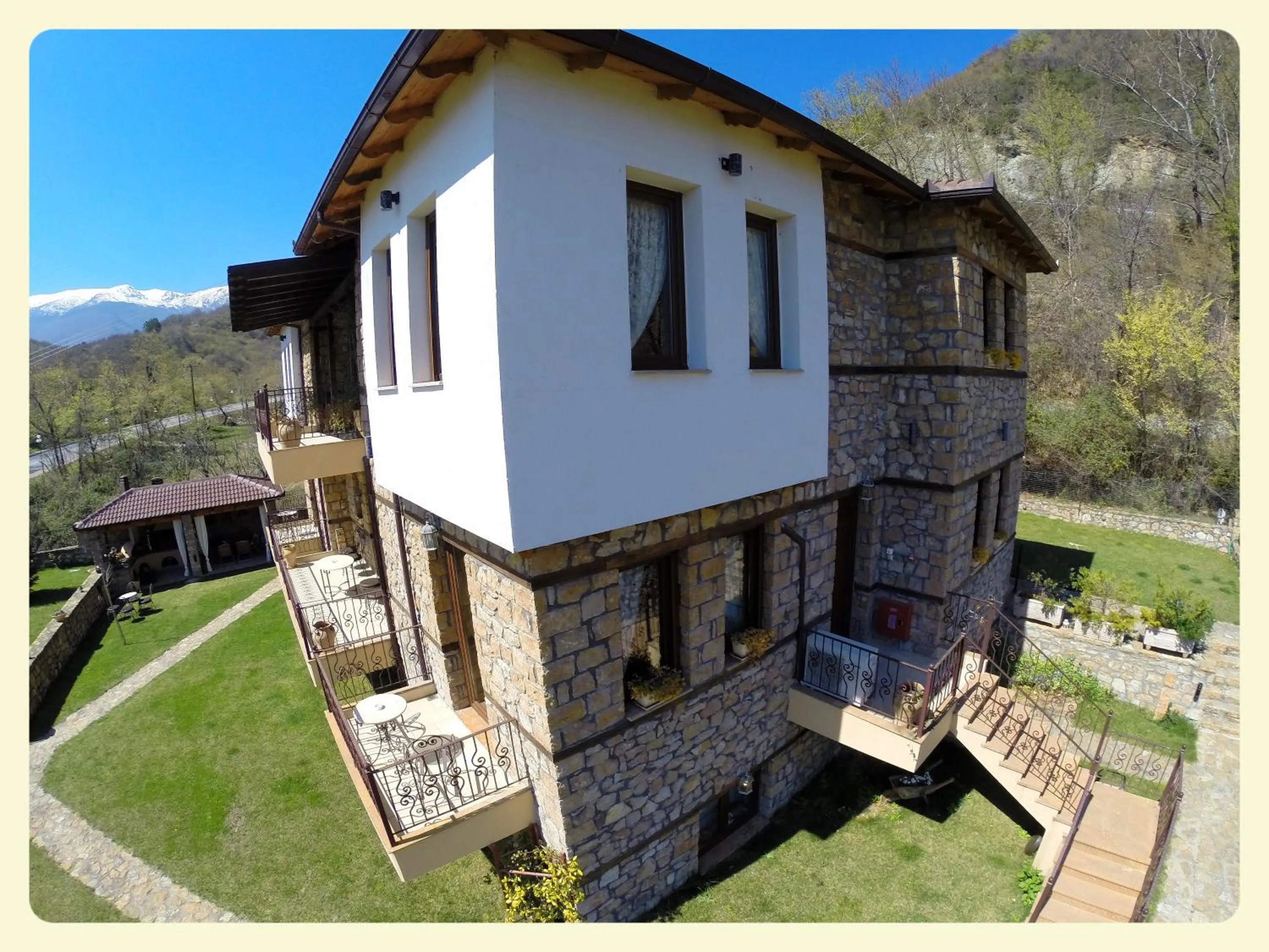 Facade/entrance in Archontiko Emmanouilidi Suites