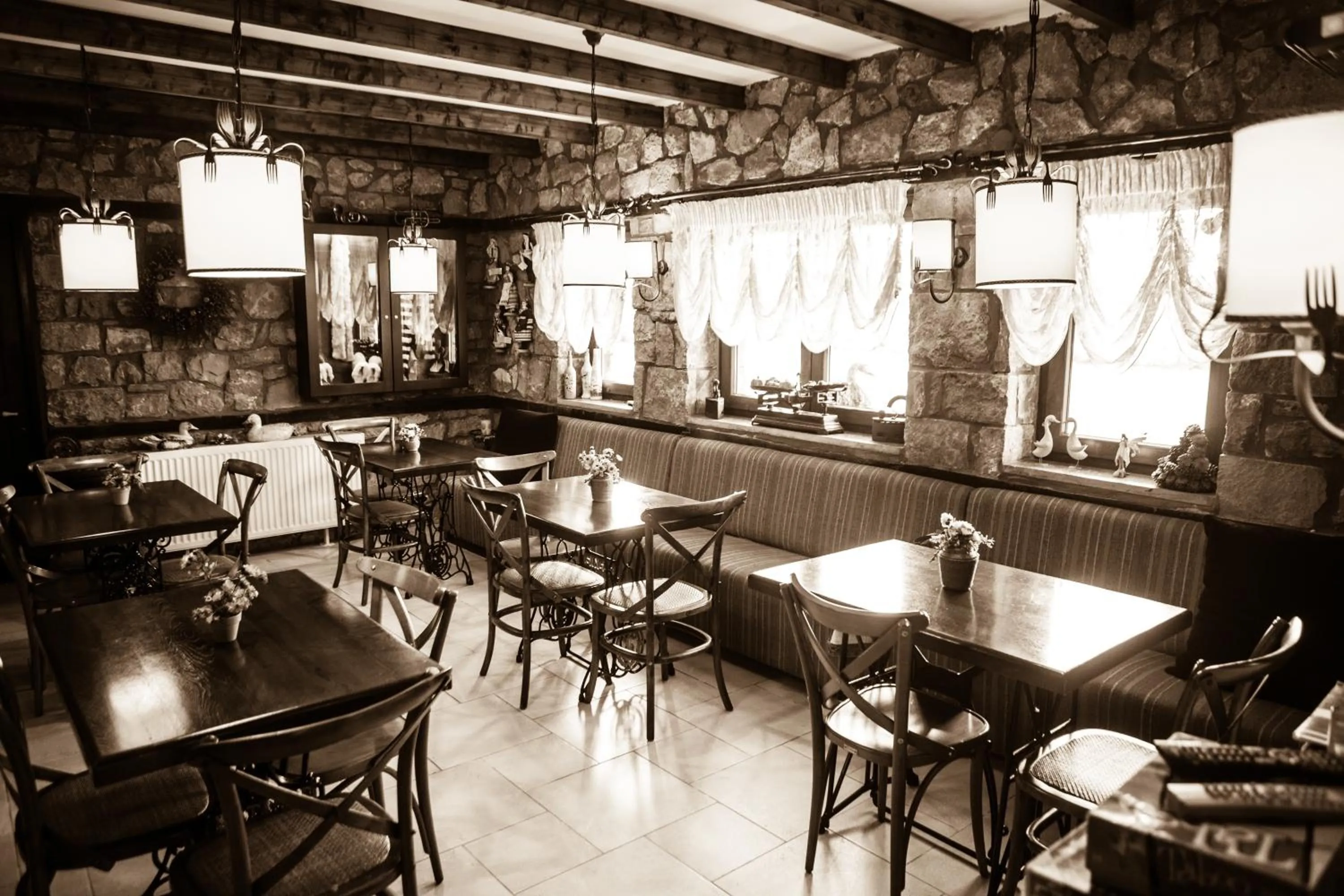 Communal lounge/ TV room in Archontiko Emmanouilidi Suites