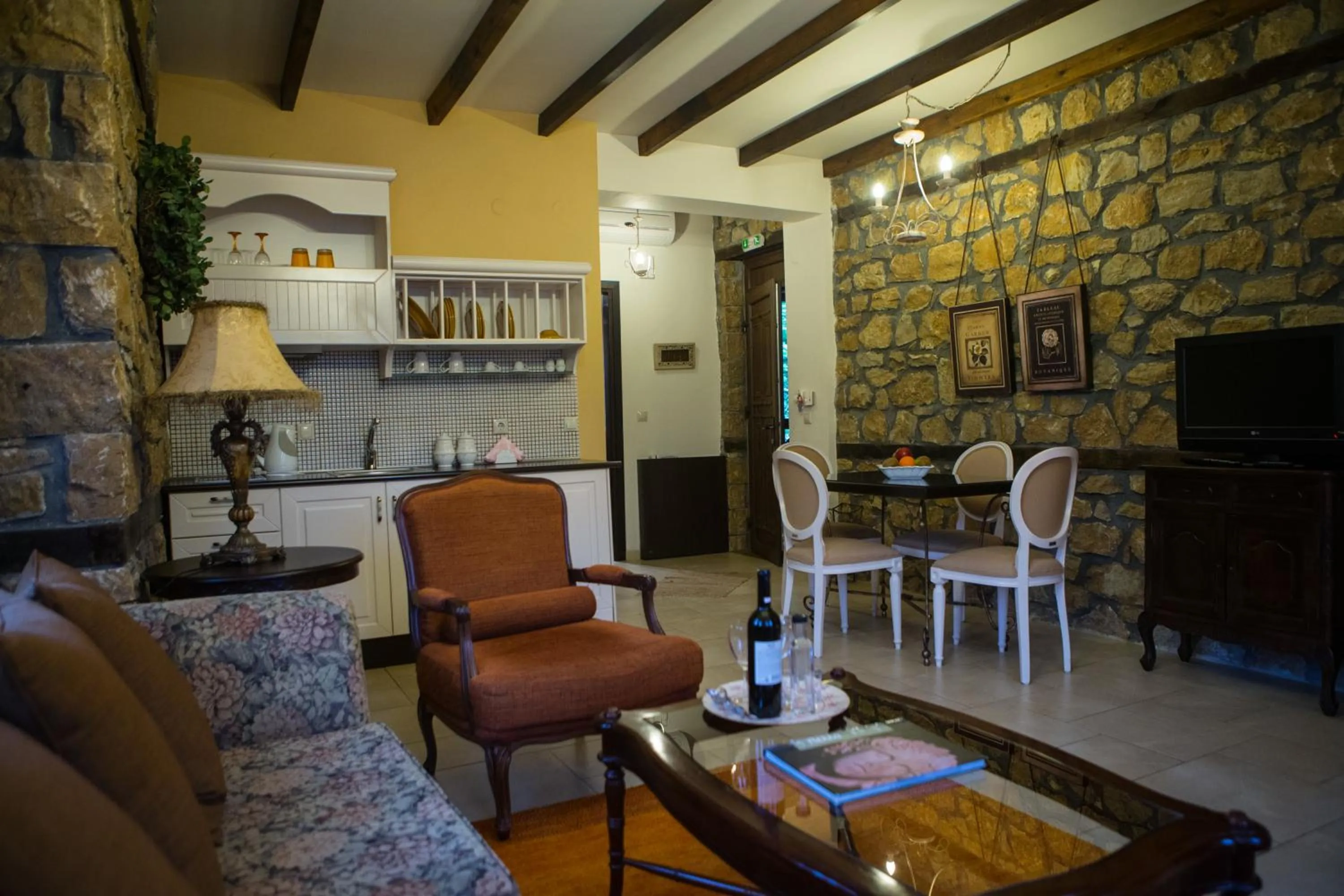 Kitchen or kitchenette in Archontiko Emmanouilidi Suites