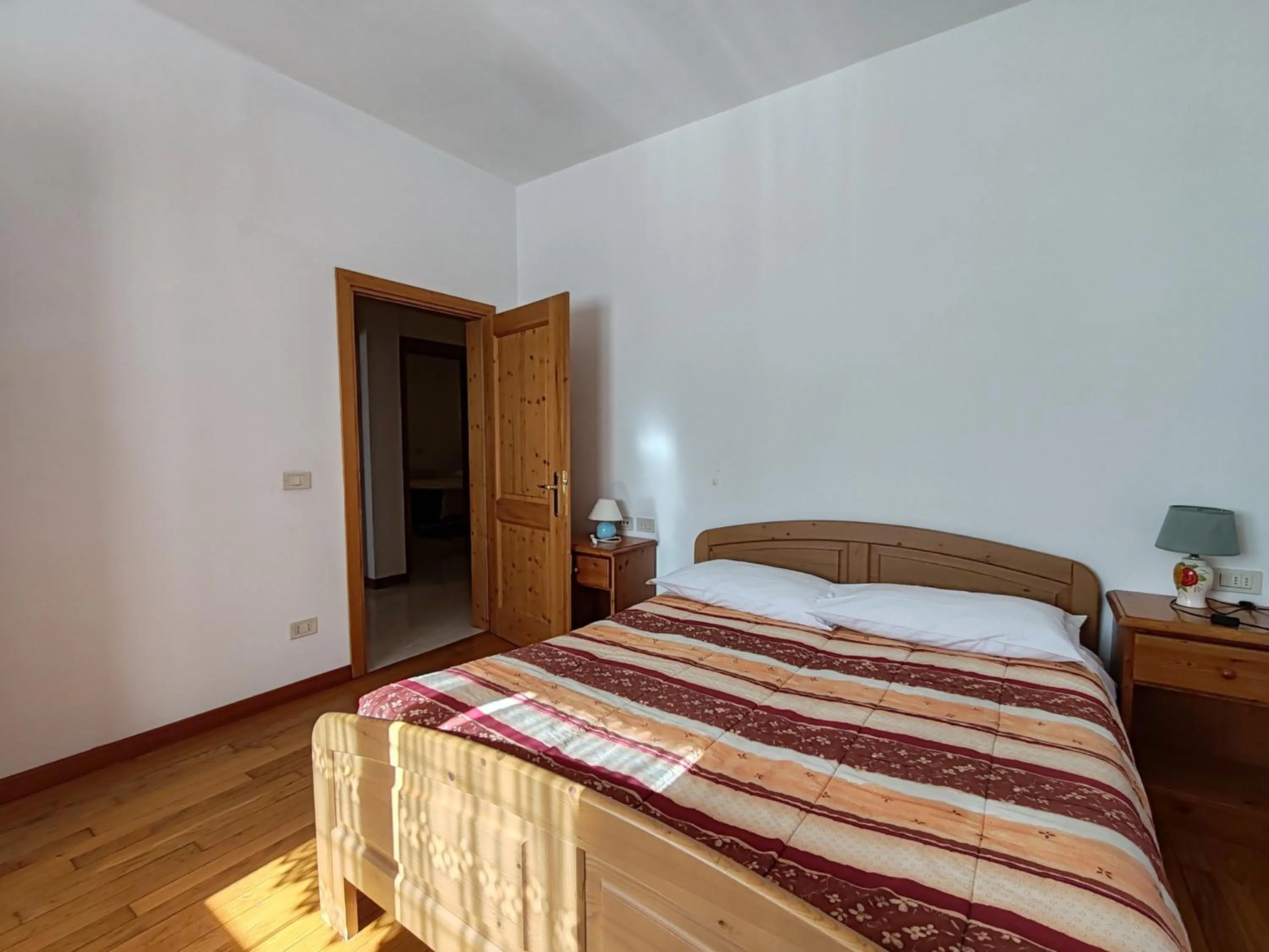 Bed in Albergo Diffuso Comeglians