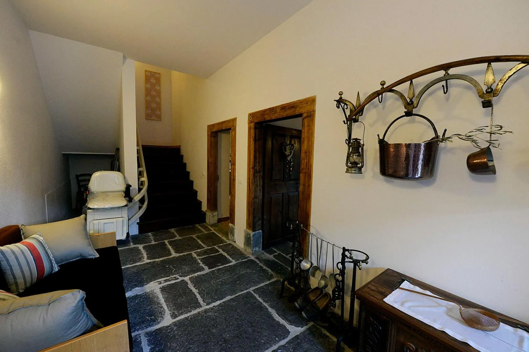 Photo of the whole room in Albergo Diffuso Comeglians