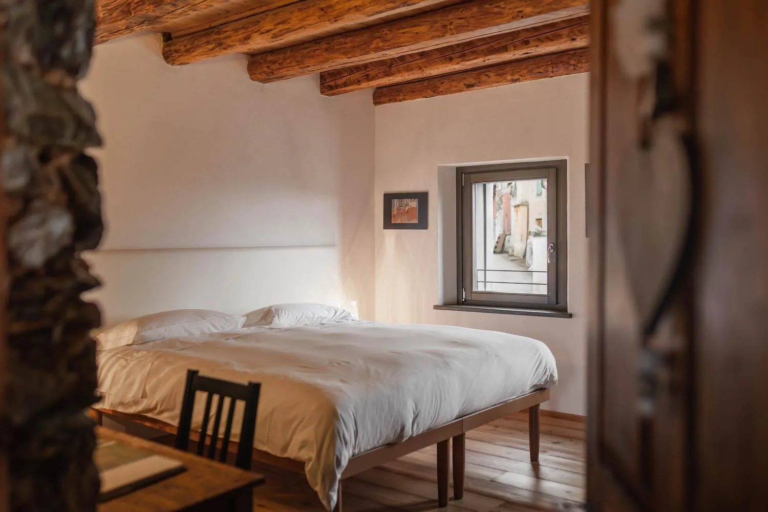 Bedroom, Bed in Albergo Diffuso Comeglians