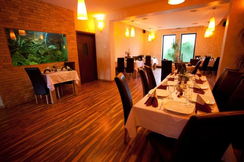 Restaurant/places to eat in Pension Tempo