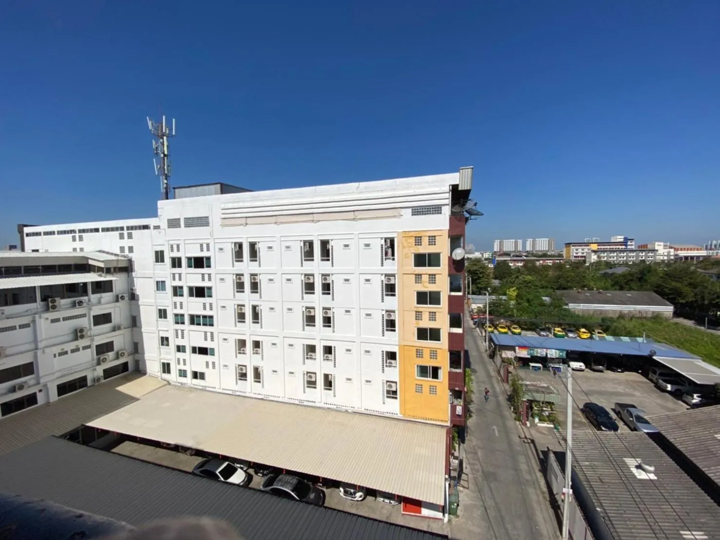 Property building in Lee's Mark Residence