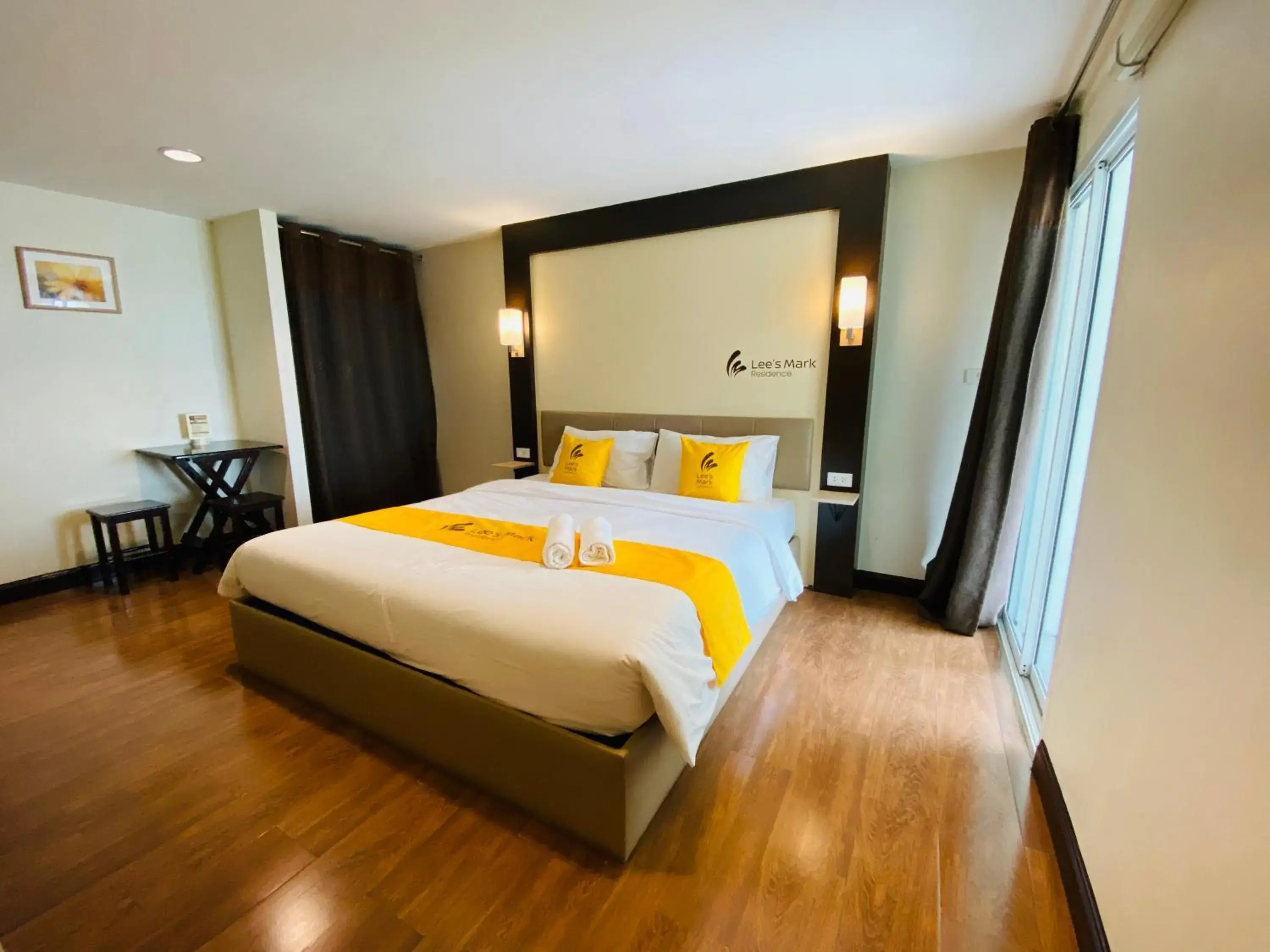 Deluxe Double Room in Lee's Mark Residence Deluxe Double Room in Lee's Mark Residence