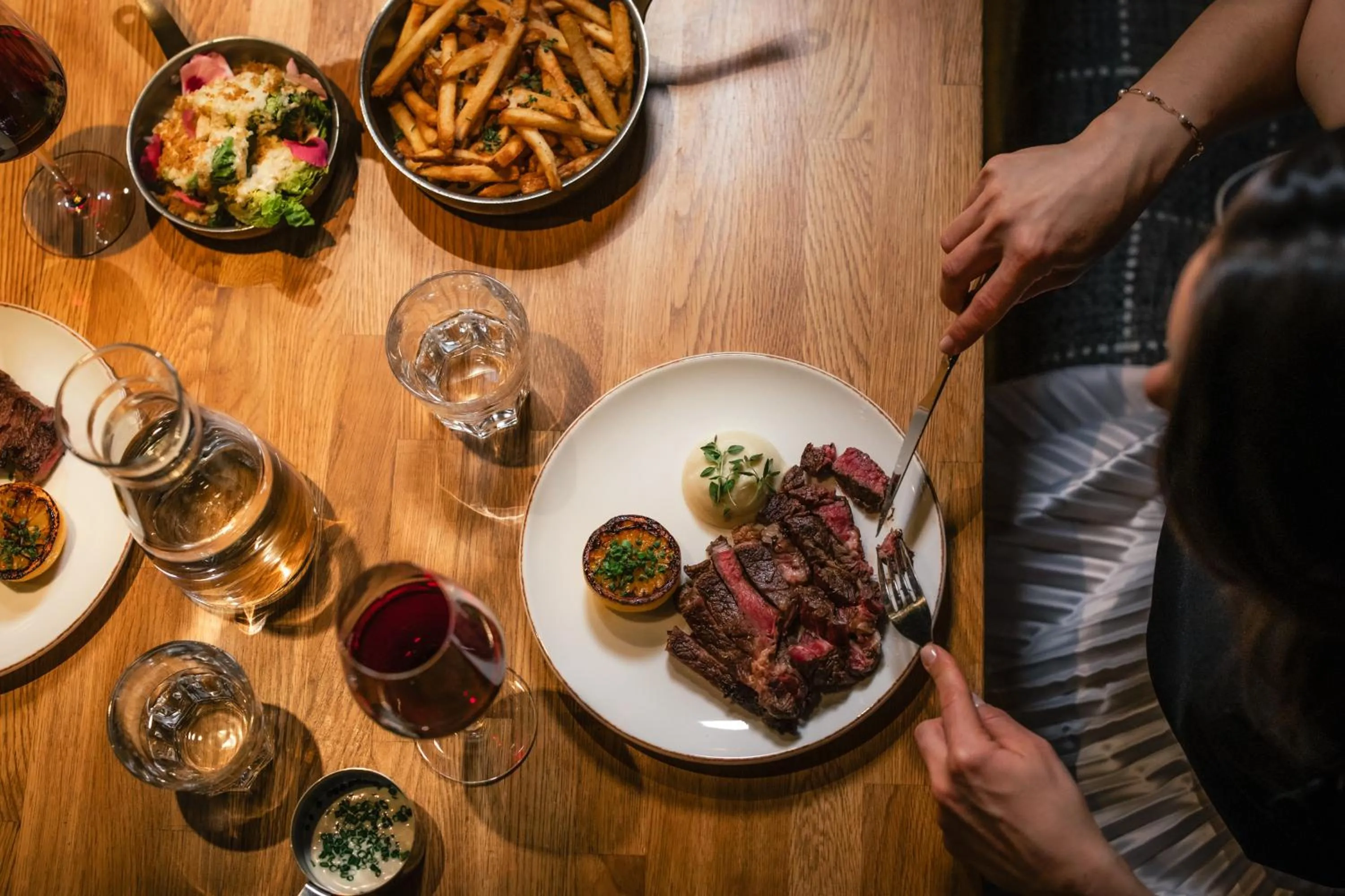 Restaurant/places to eat in Arctic City Hotel