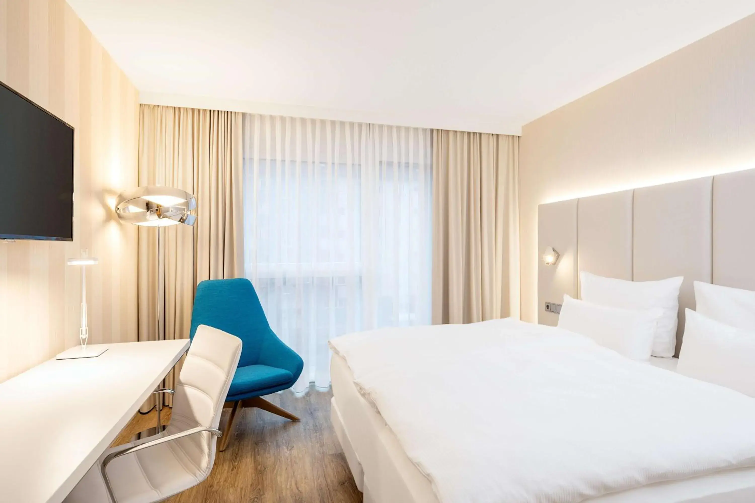 Standard Double Room in NH Mannheim Standard Double Room in NH Mannheim