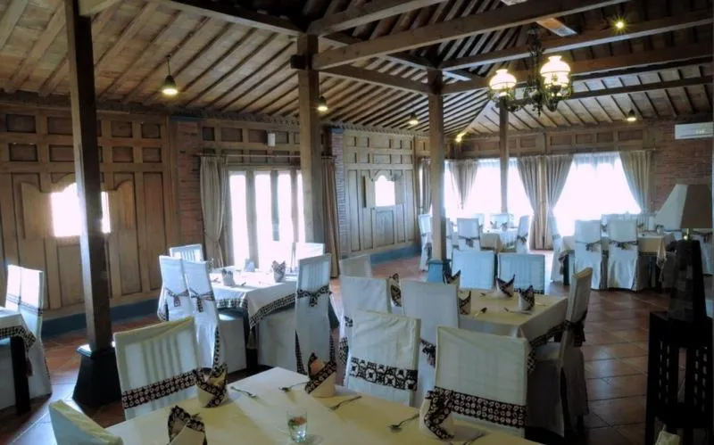 Omah Sinten Heritage Hotel & Resto