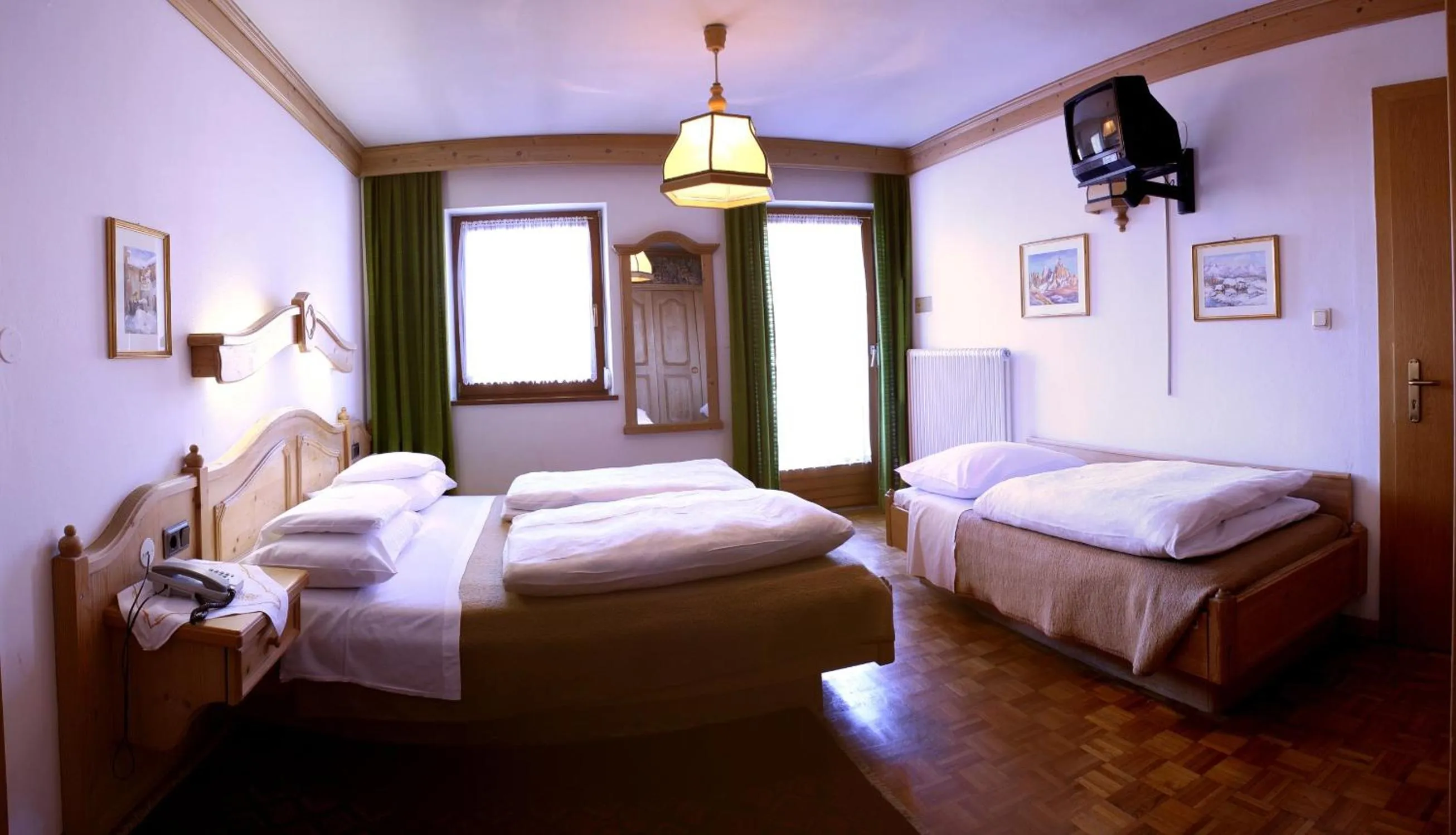 Day, Bed in Hotel Dolomiti Madonna