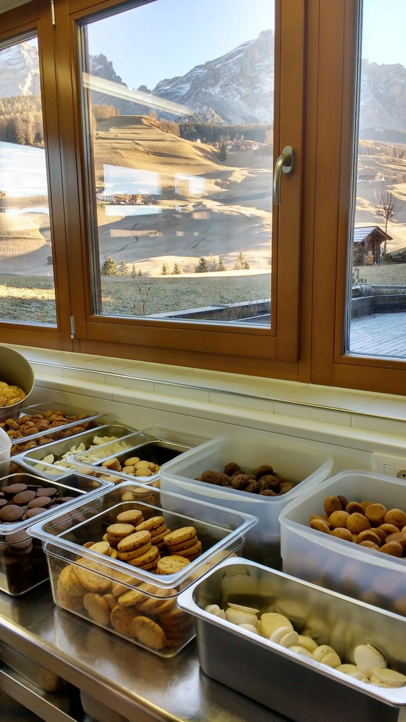 Restaurant/places to eat in Hotel La Villa