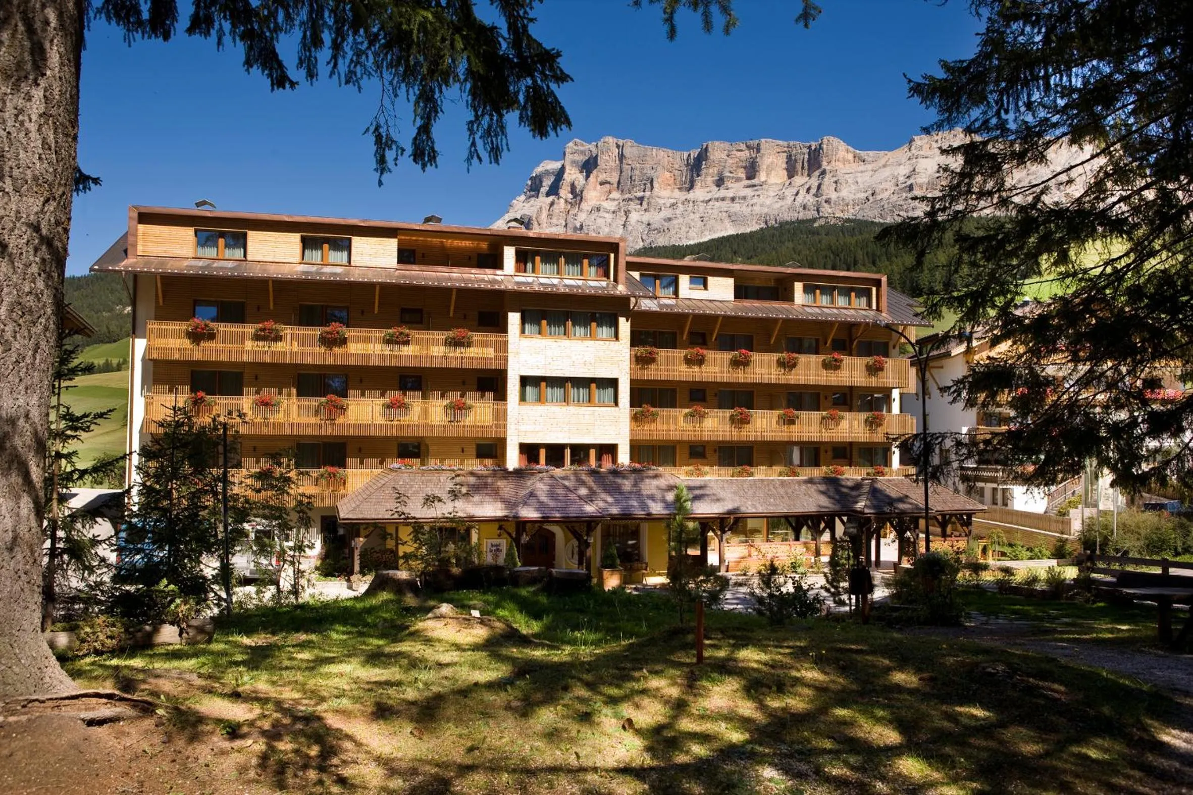 Facade/entrance in Hotel La Villa