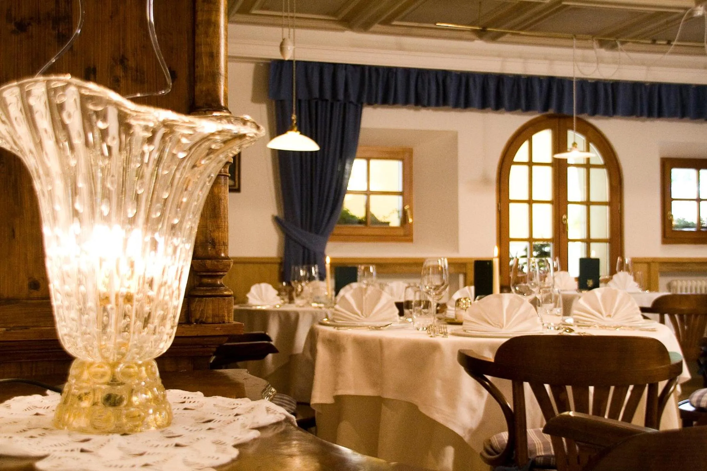 Restaurant/places to eat in Hotel La Villa