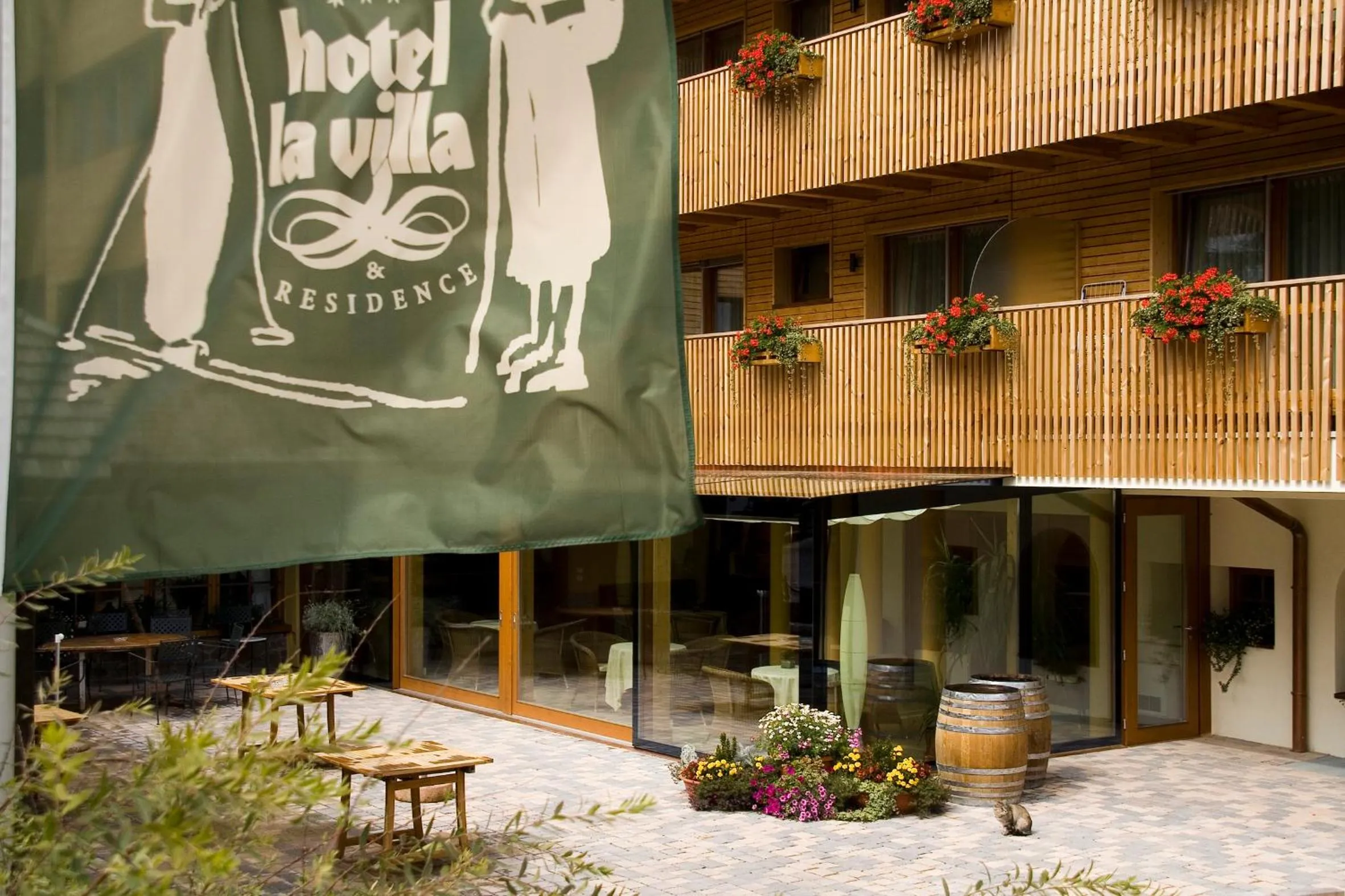 Property building in Hotel La Villa