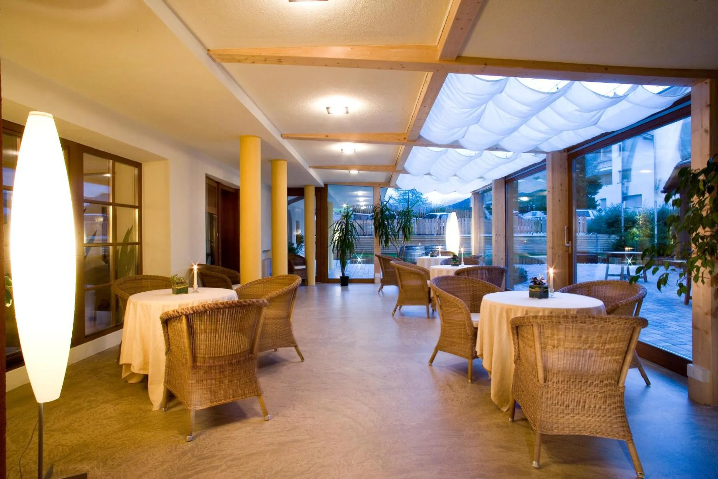 Communal lounge/ TV room in Hotel La Villa