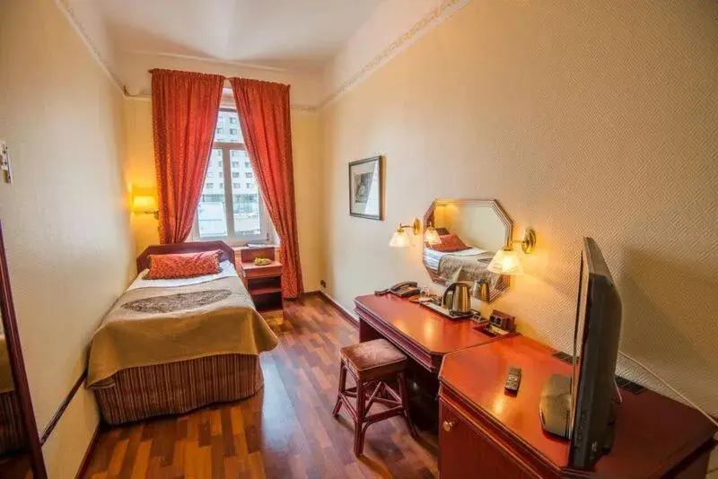 Standard Single Room in Hotel Astor Standard Single Room in Hotel Astor