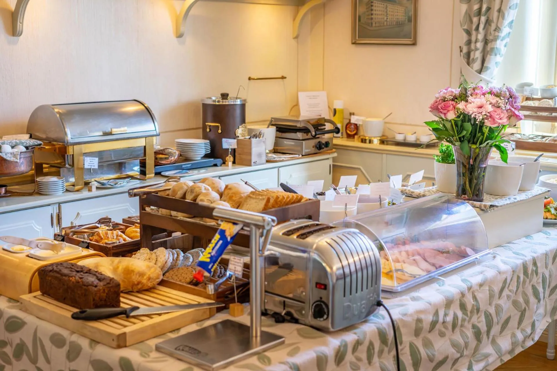 Coffee/tea facilities in Hotel Astor