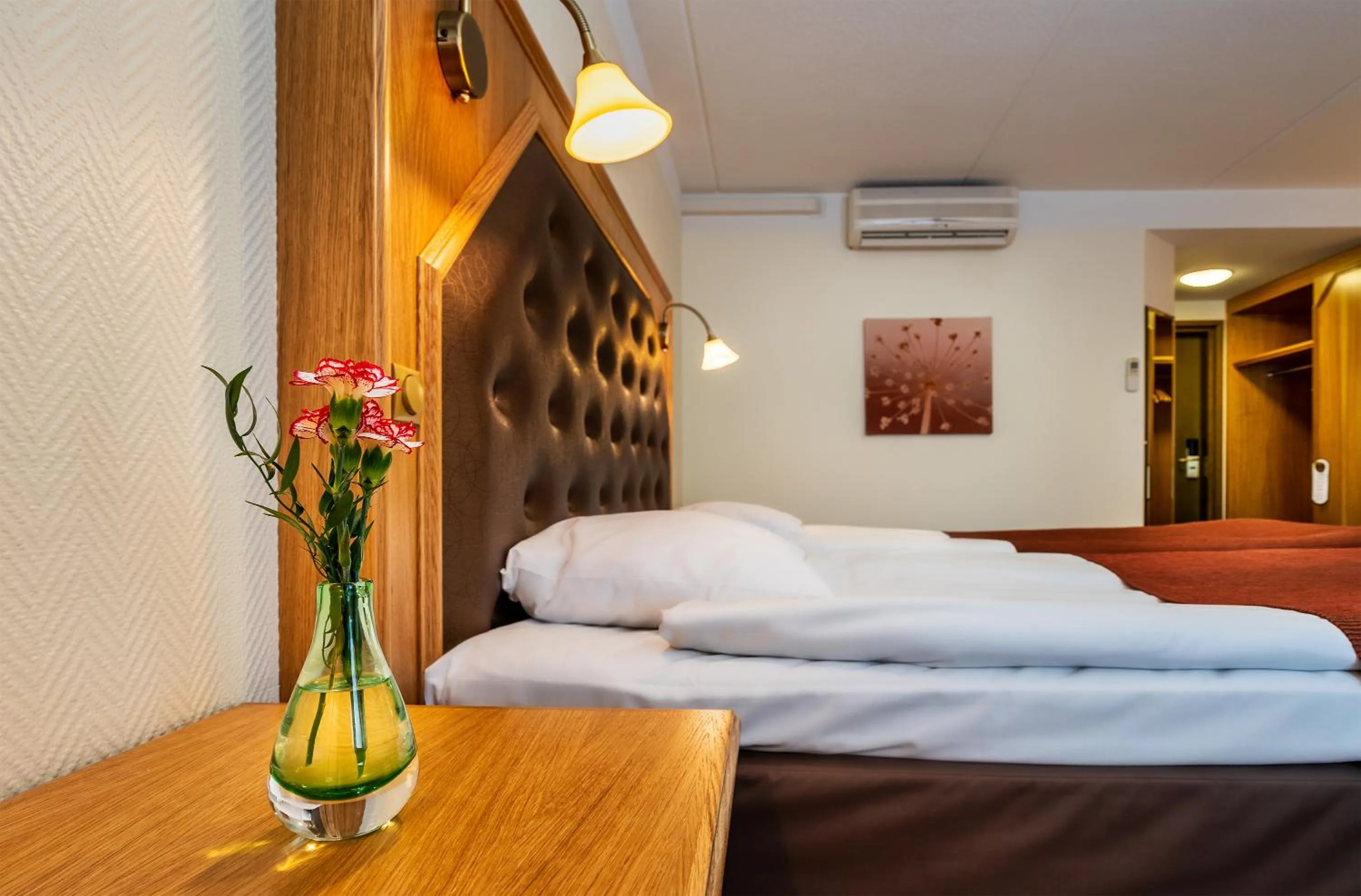 Property building, Bed in Hotel Vallonia
