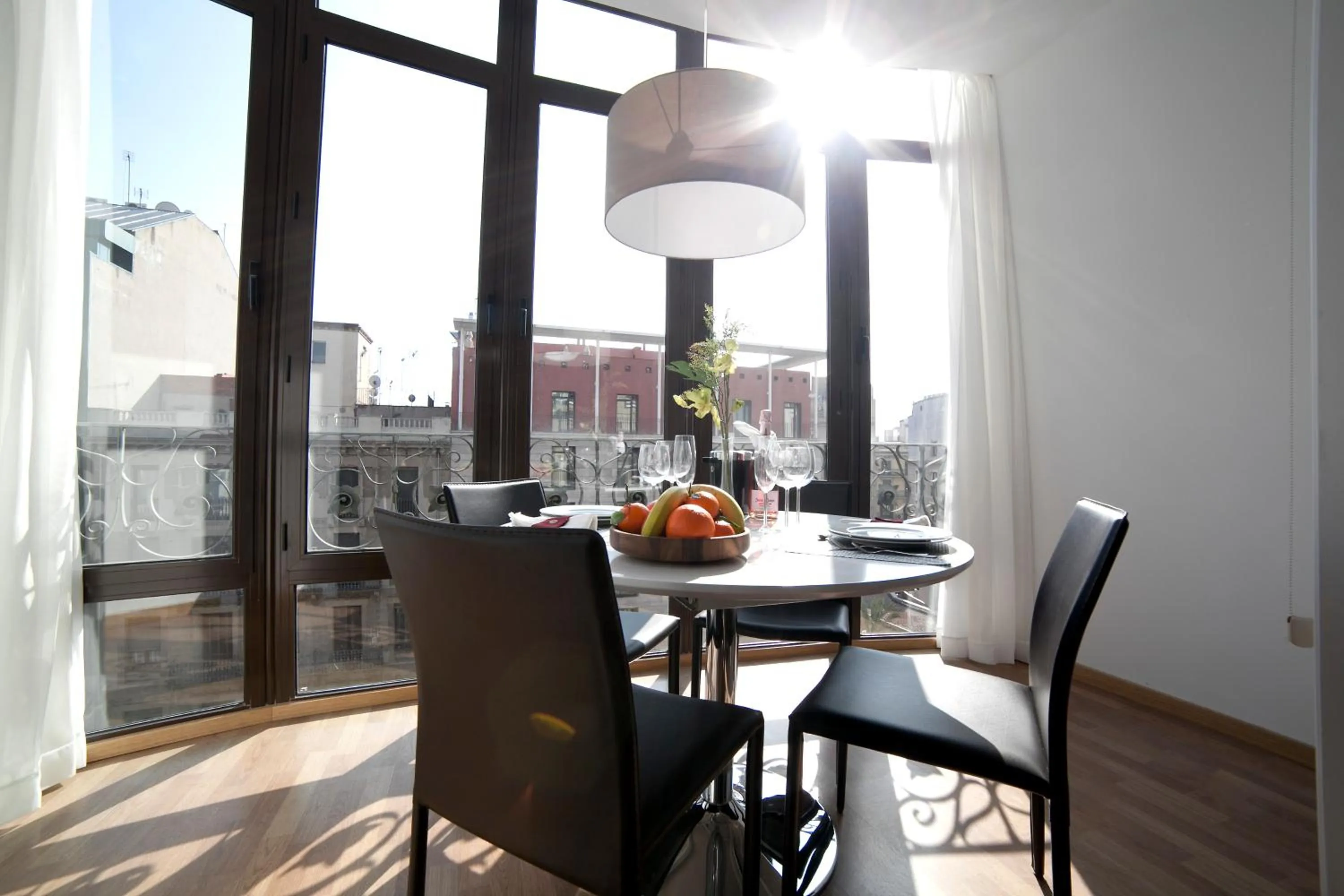 Dining area in Serennia Apartamentos Ramblas - Plaça Catalunya