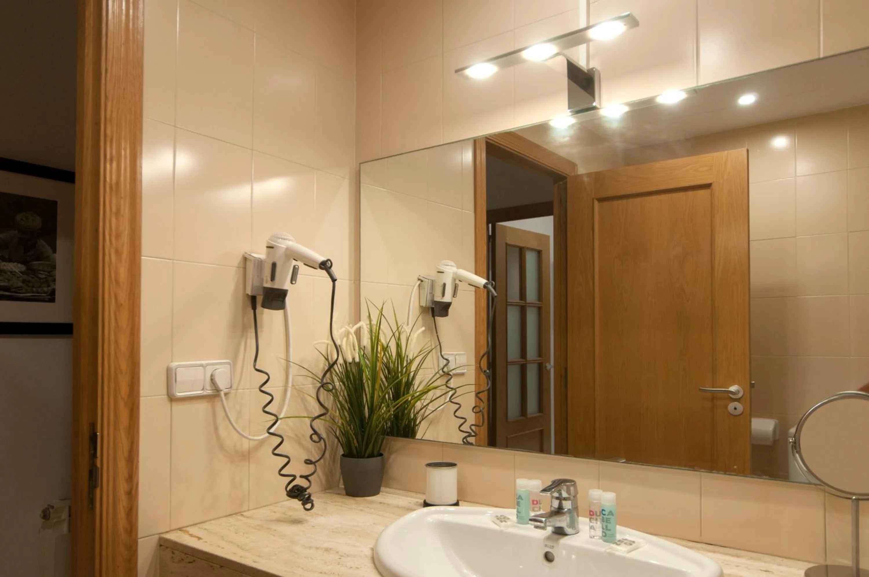 Bathroom in Serennia Apartamentos Ramblas - Plaça Catalunya