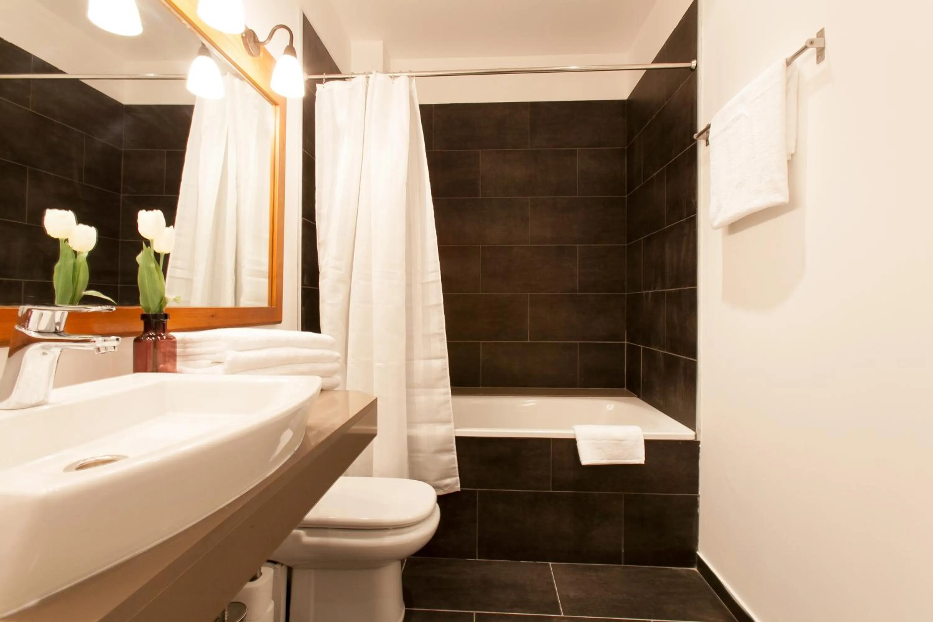 Bathroom in Serennia Apartamentos Ramblas - Plaça Catalunya