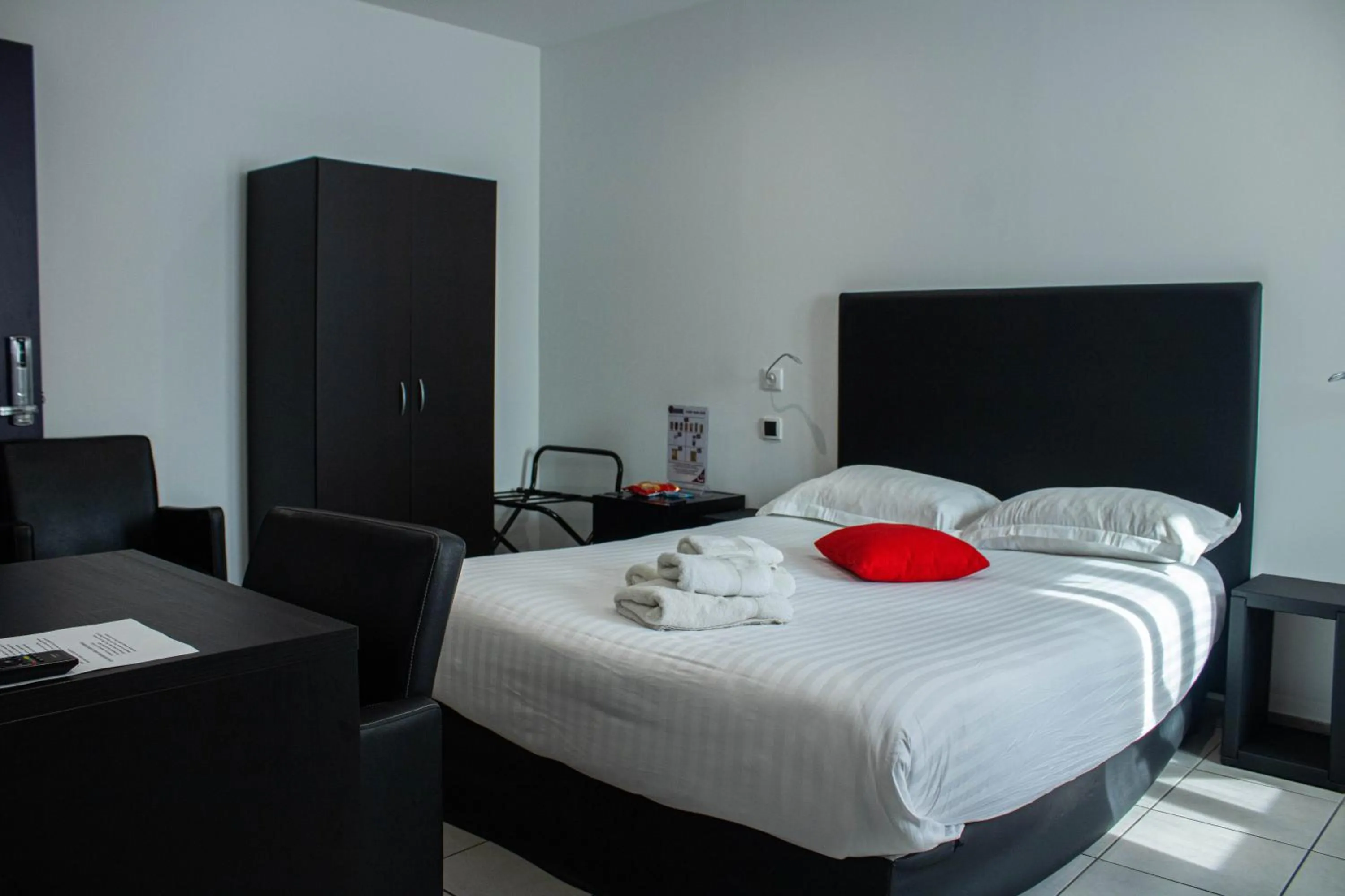 Bedroom, Bed in La Source