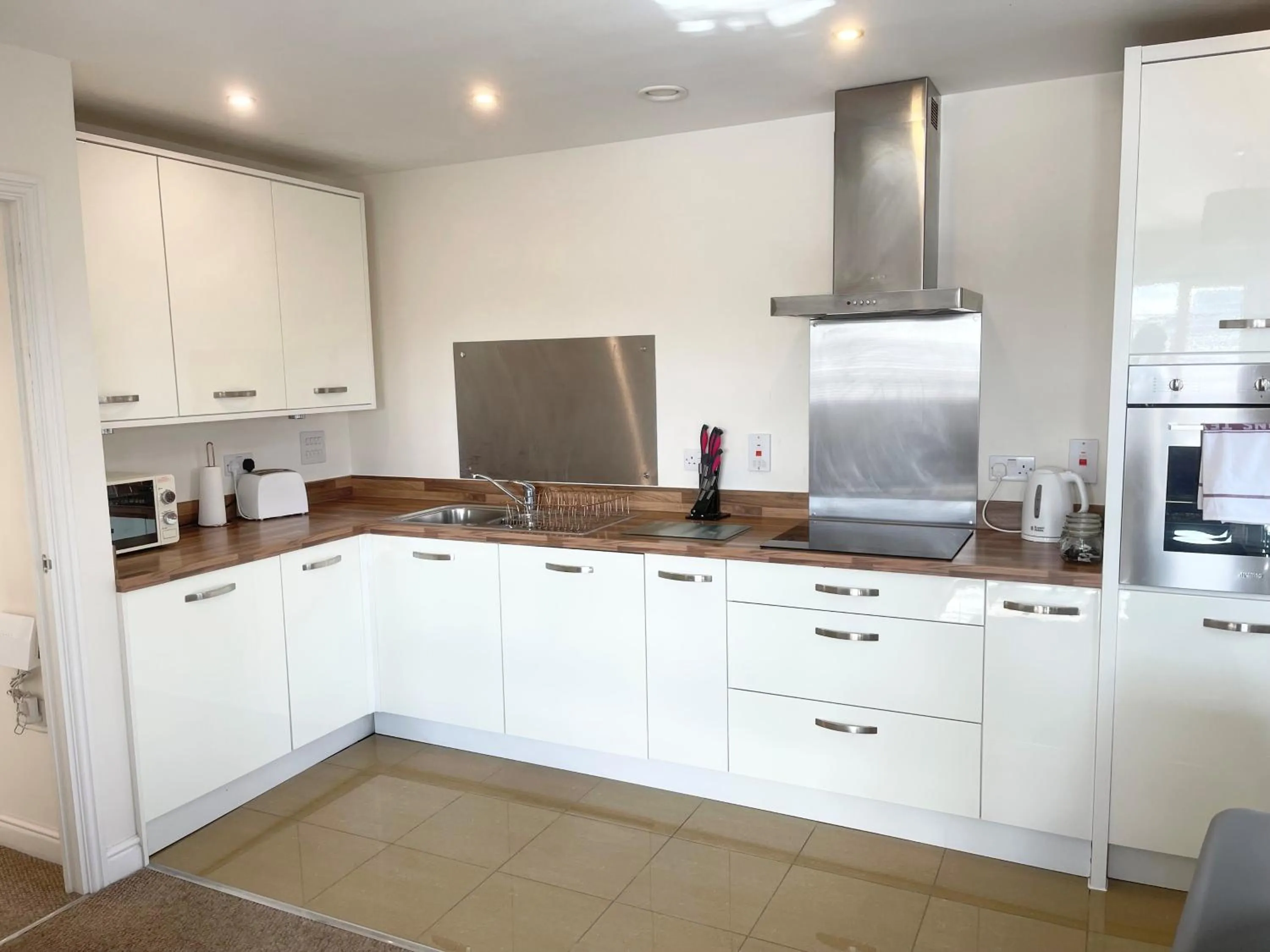 Blue Sky Apartments @Wallis Square, Farnborough