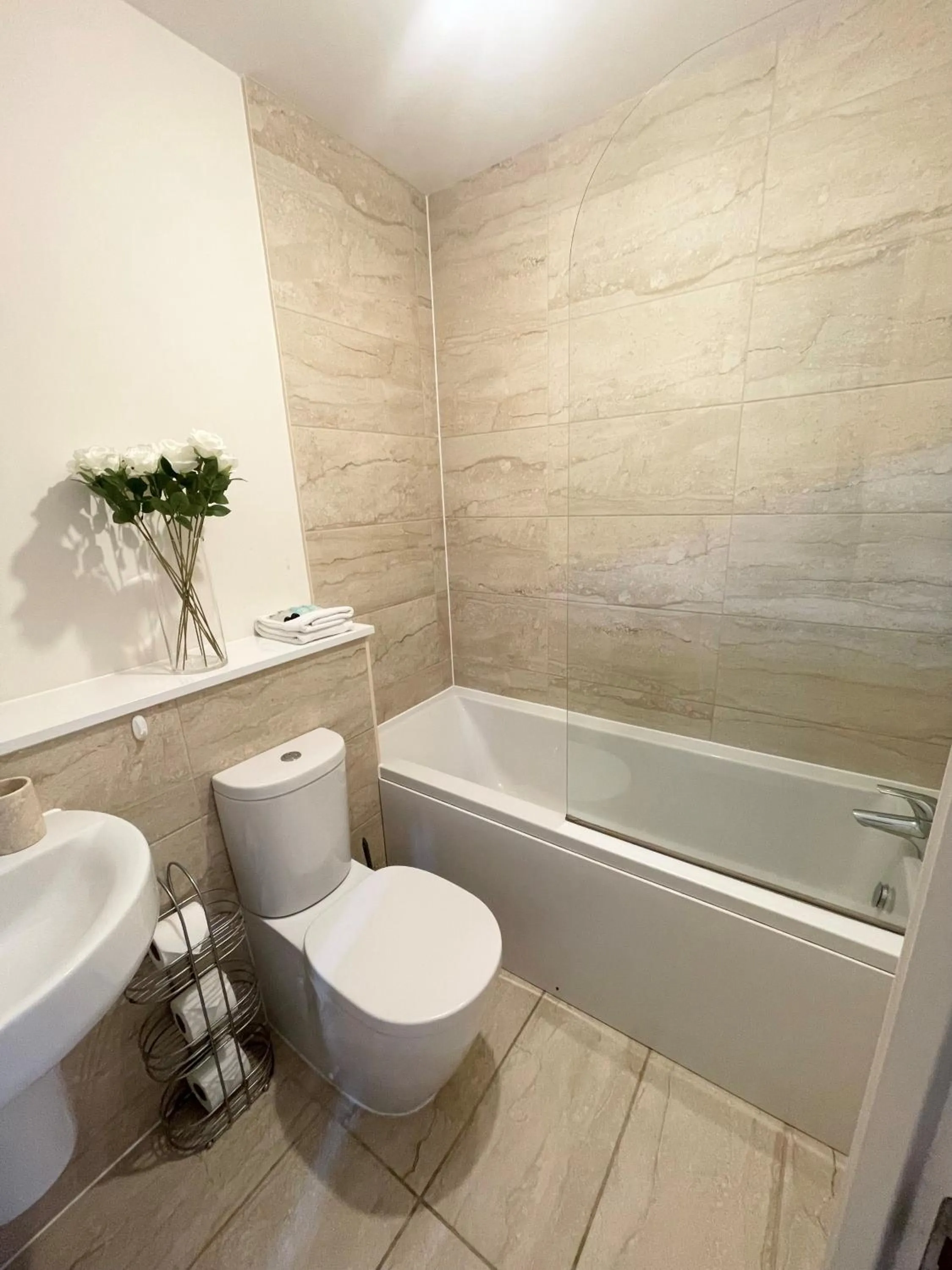 Shower in Blue Sky Apartments @Wallis Square, Farnborough