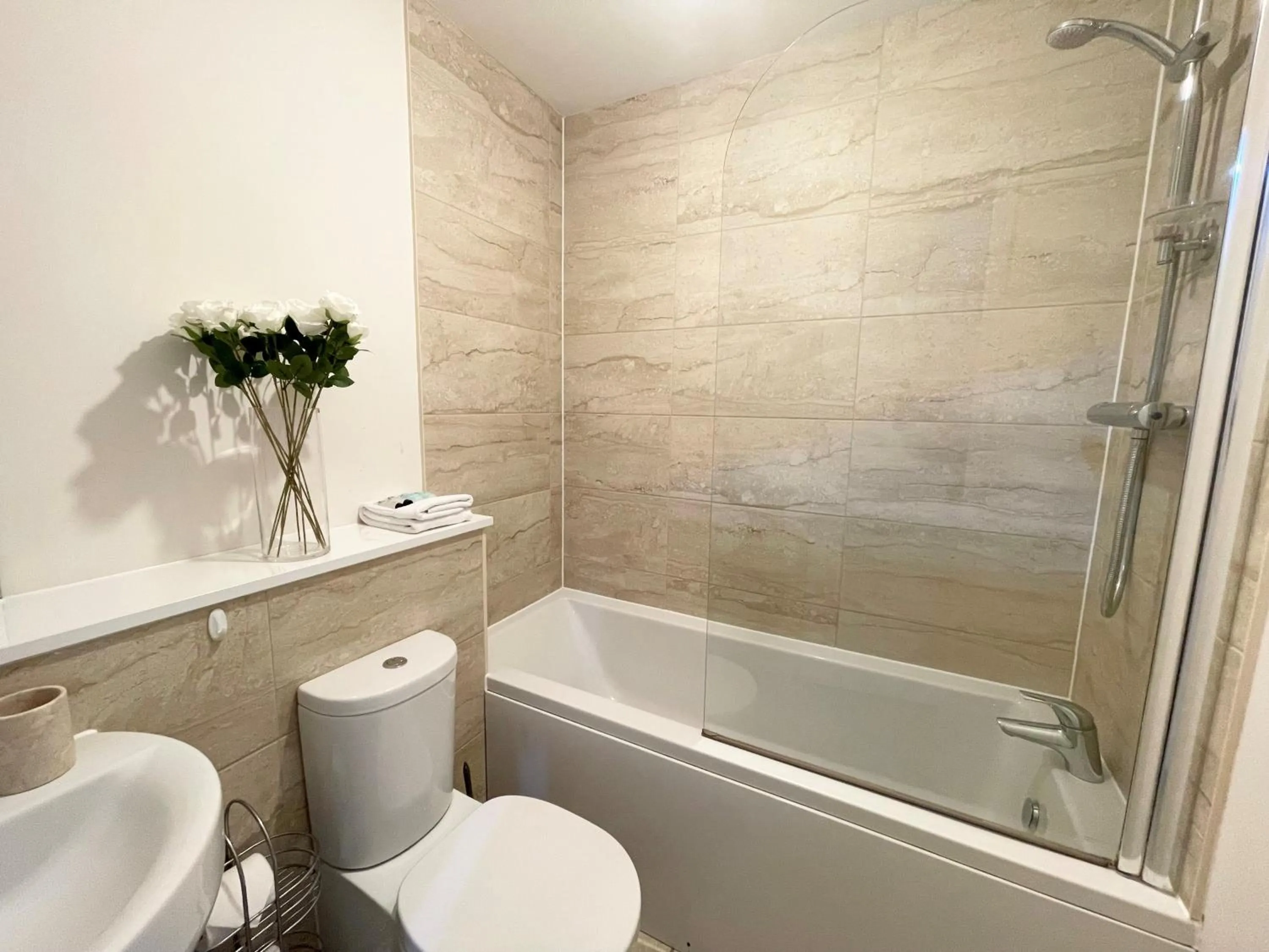 Shower in Blue Sky Apartments @Wallis Square, Farnborough