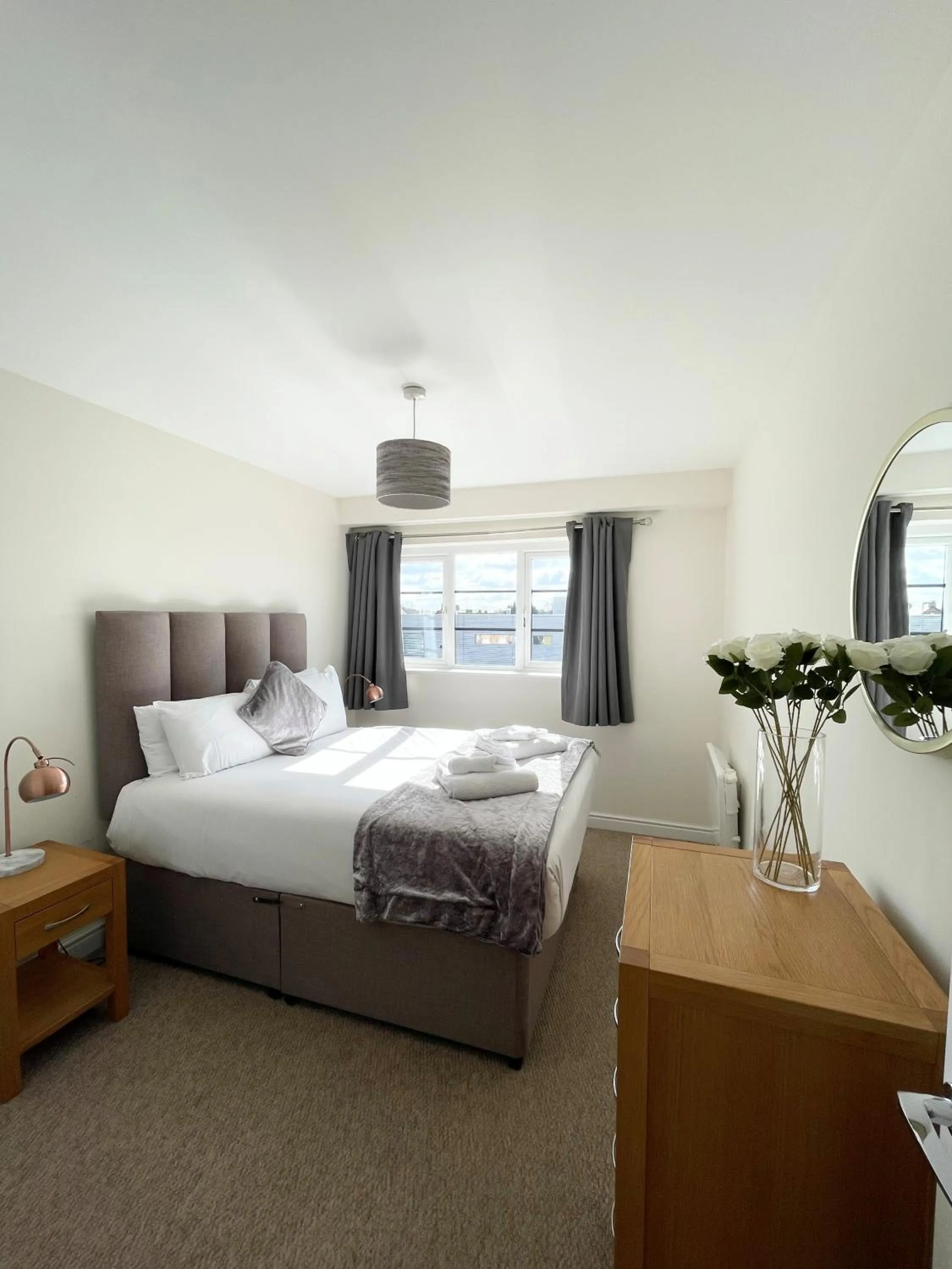 Bed in Blue Sky Apartments @Wallis Square, Farnborough