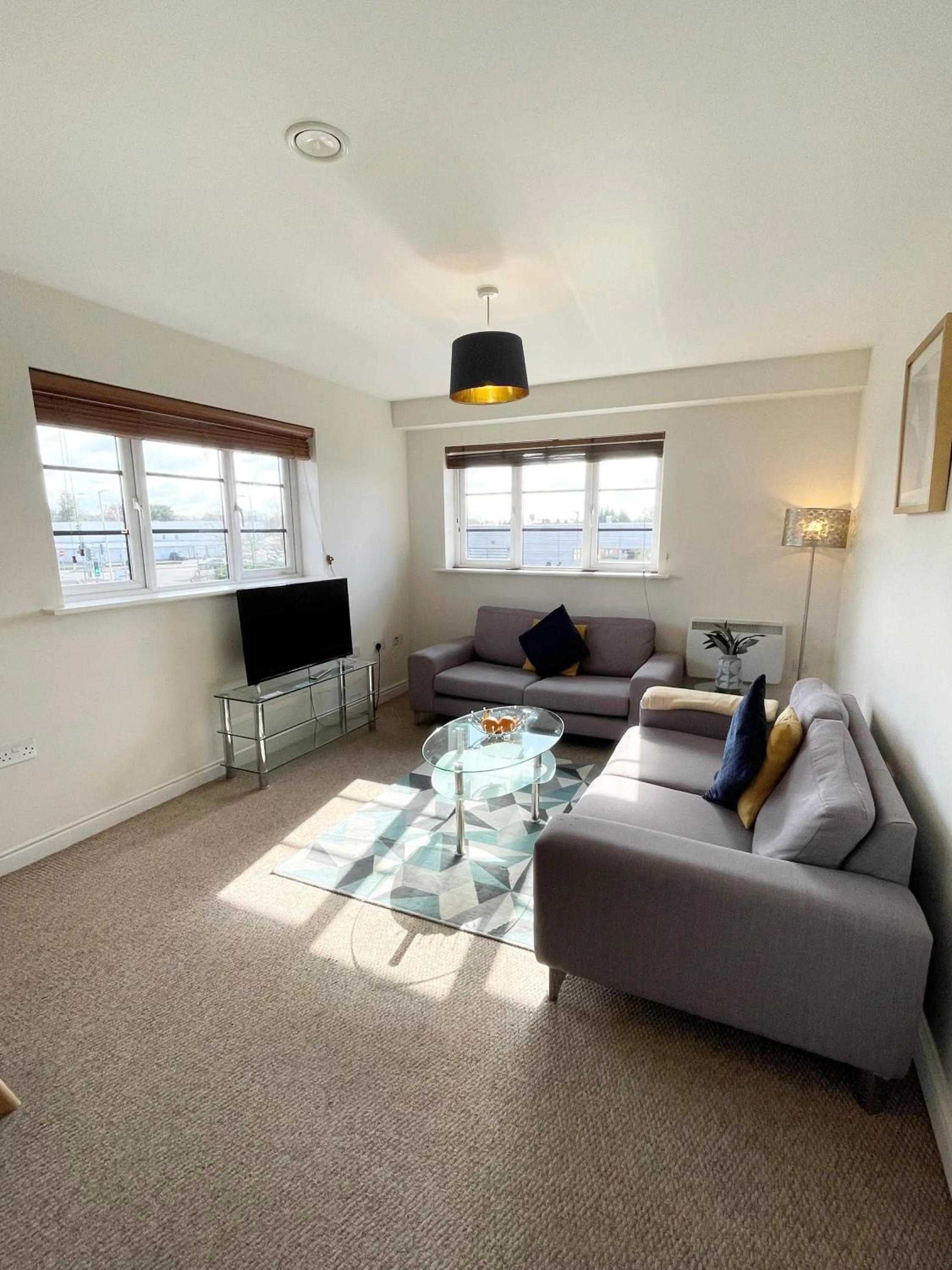 Blue Sky Apartments @Wallis Square, Farnborough