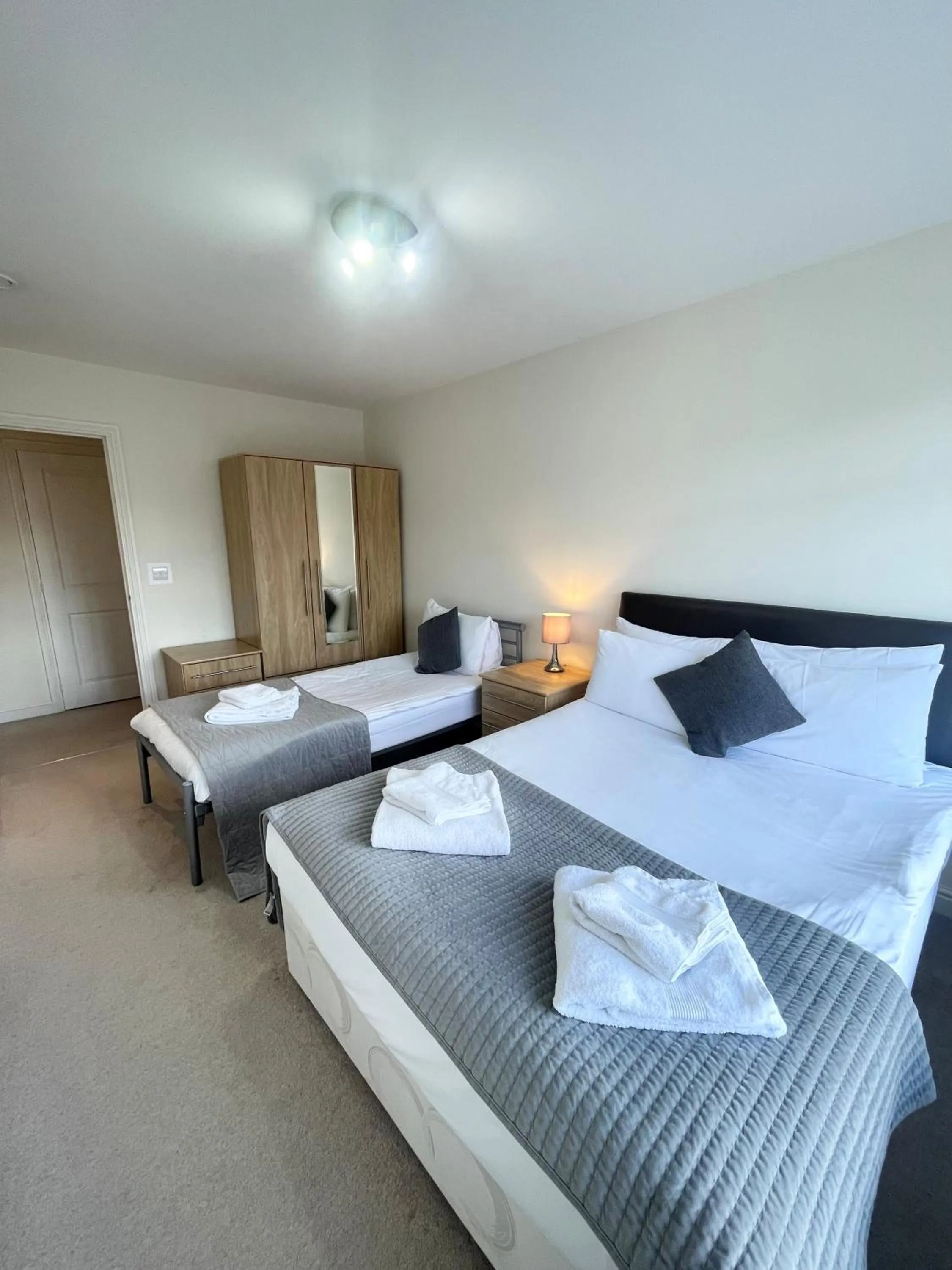 Bed in Blue Sky Apartments @Wallis Square, Farnborough