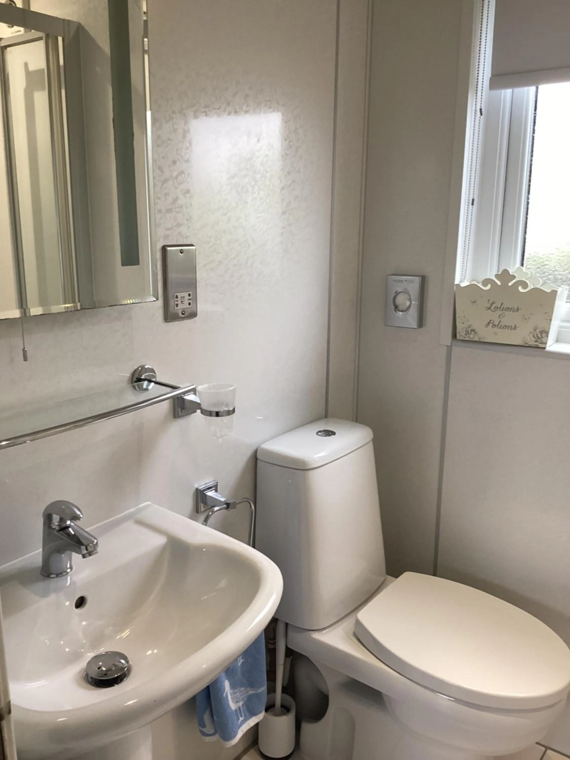 Bathroom in Furan GuestHouse