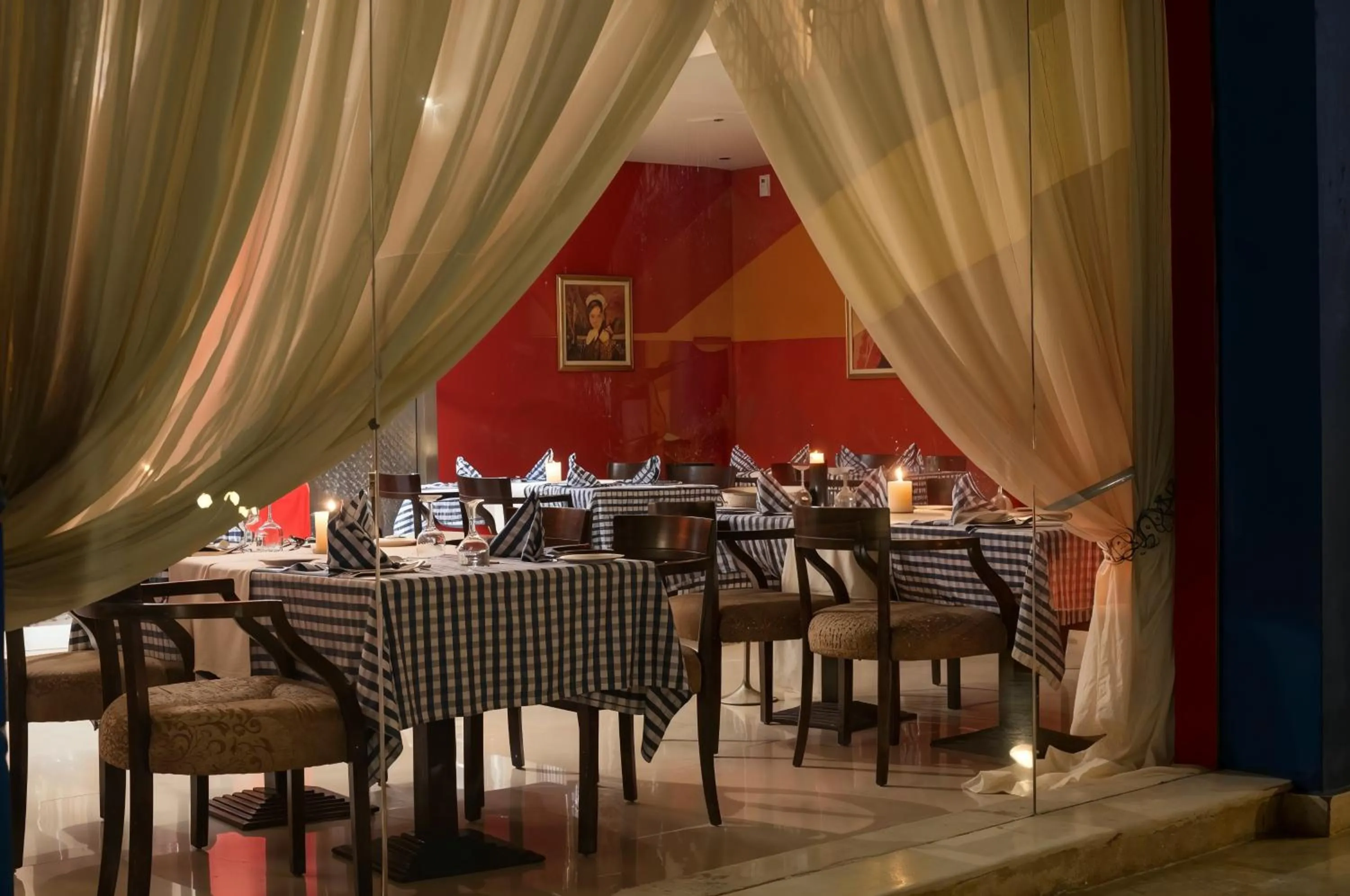 Restaurant/places to eat in Cardina Resort