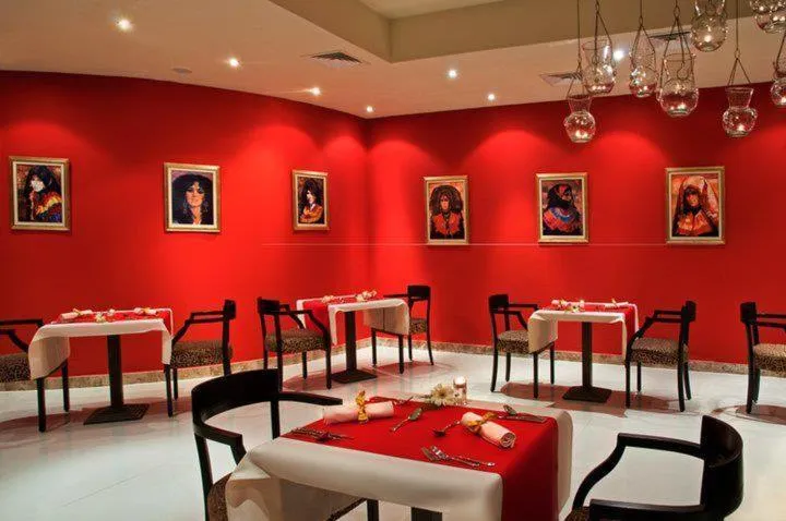 Restaurant/places to eat in Cardina Resort