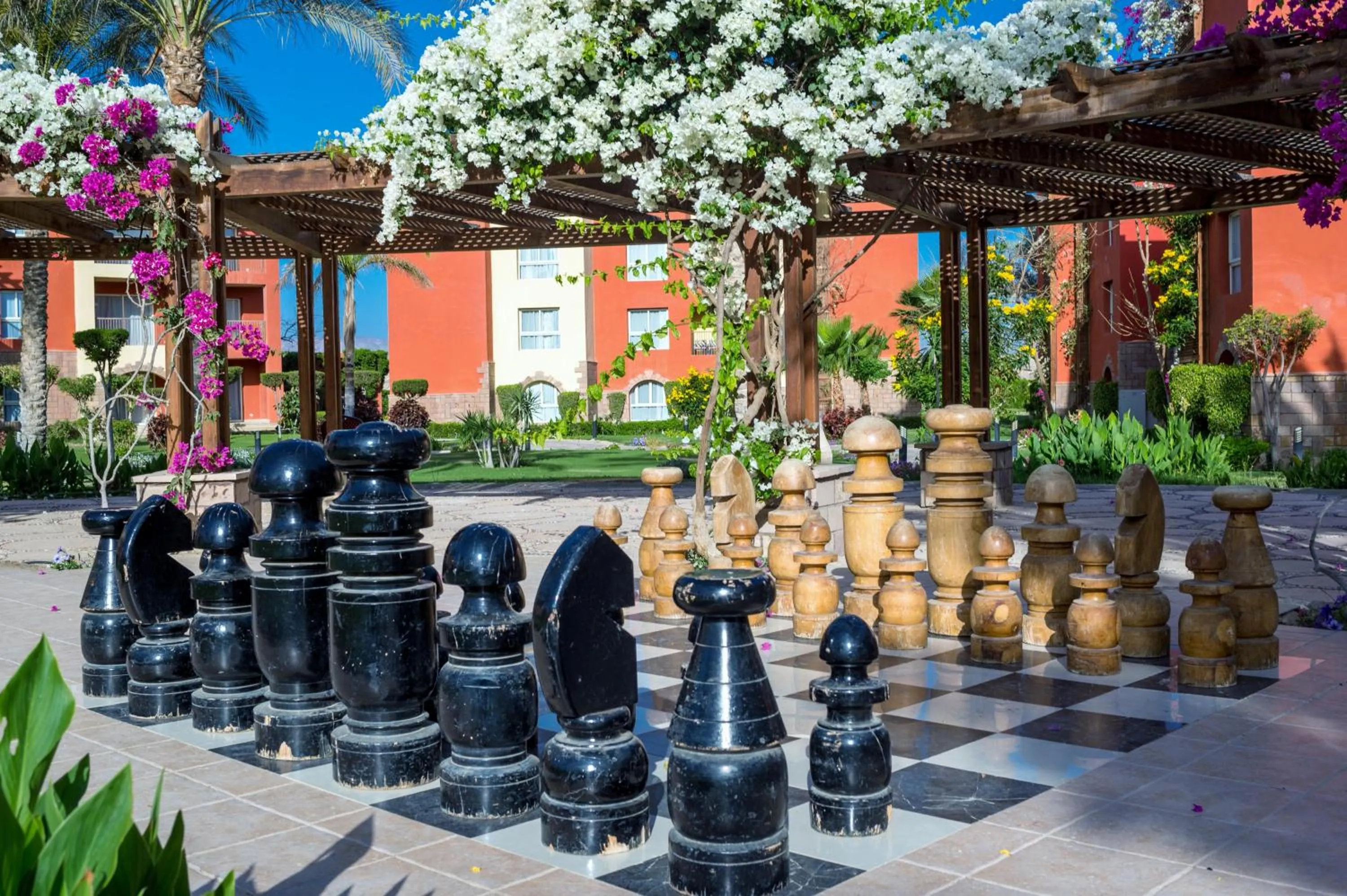 Restaurant/places to eat in Cardina Resort