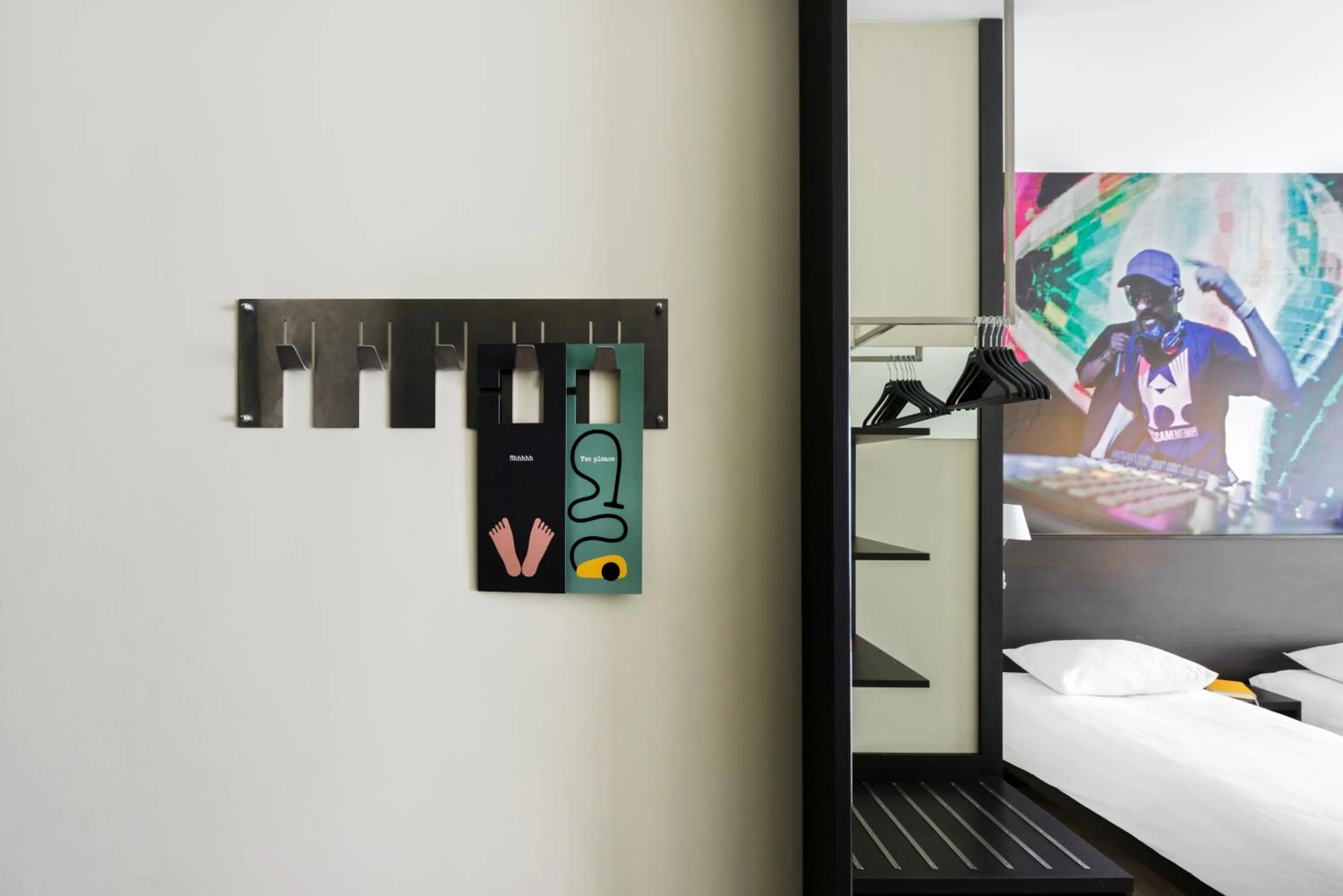 wardrobe, Bed in Comfort Hotel LT - Rock 'n' Roll Vilnius