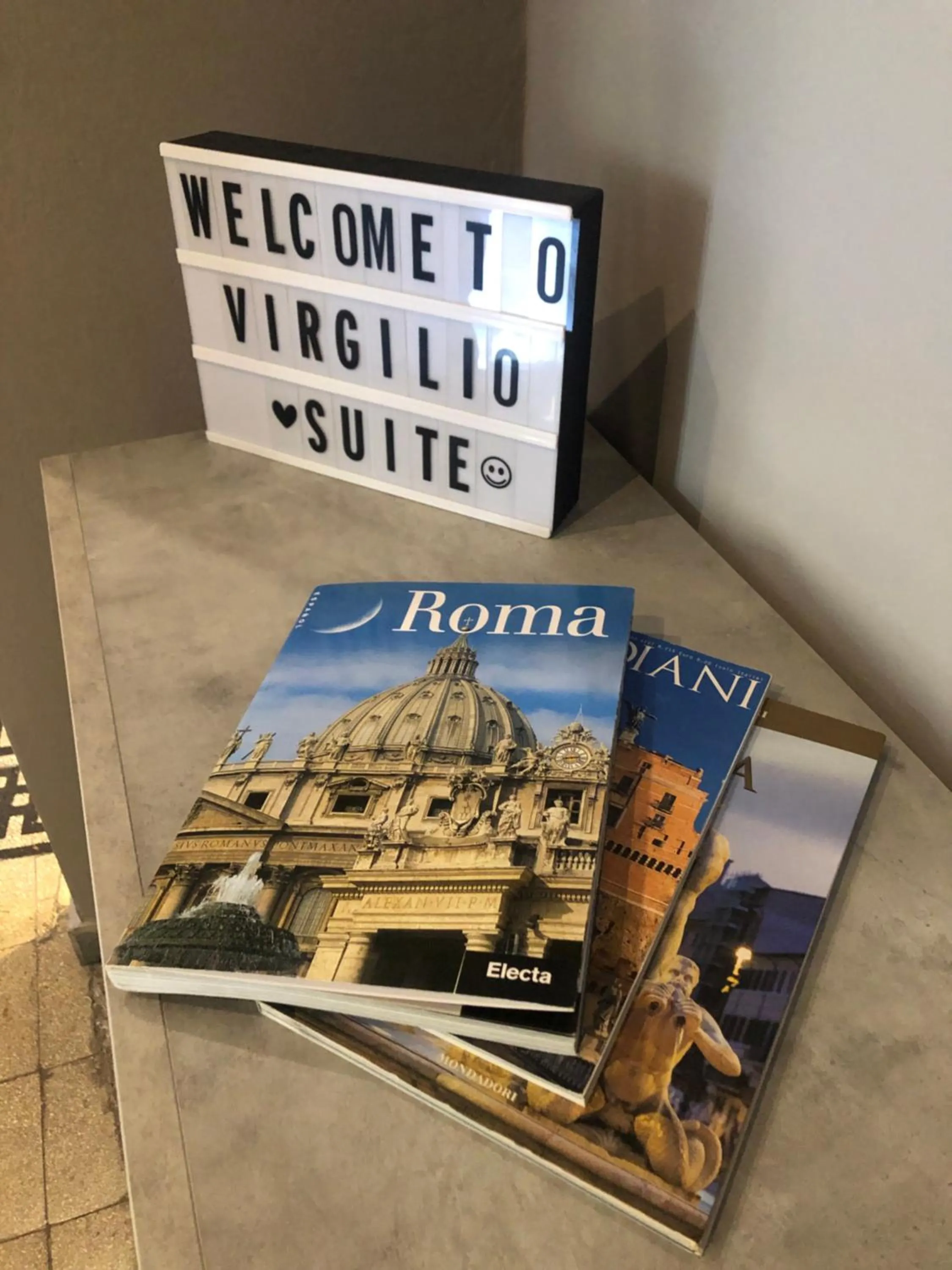 Decorative detail in Virgilio Suite