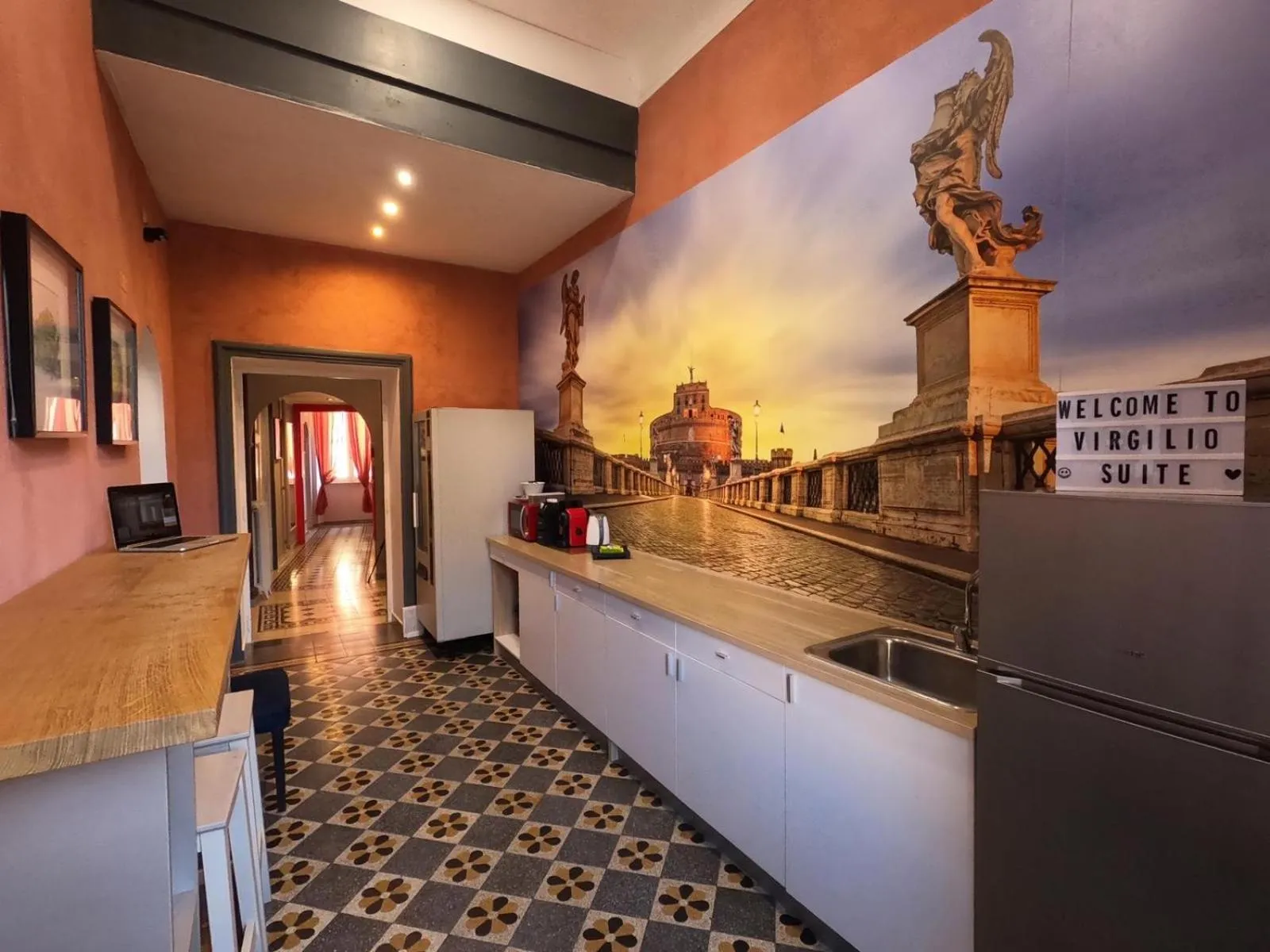 Kitchen or kitchenette in Virgilio Suite