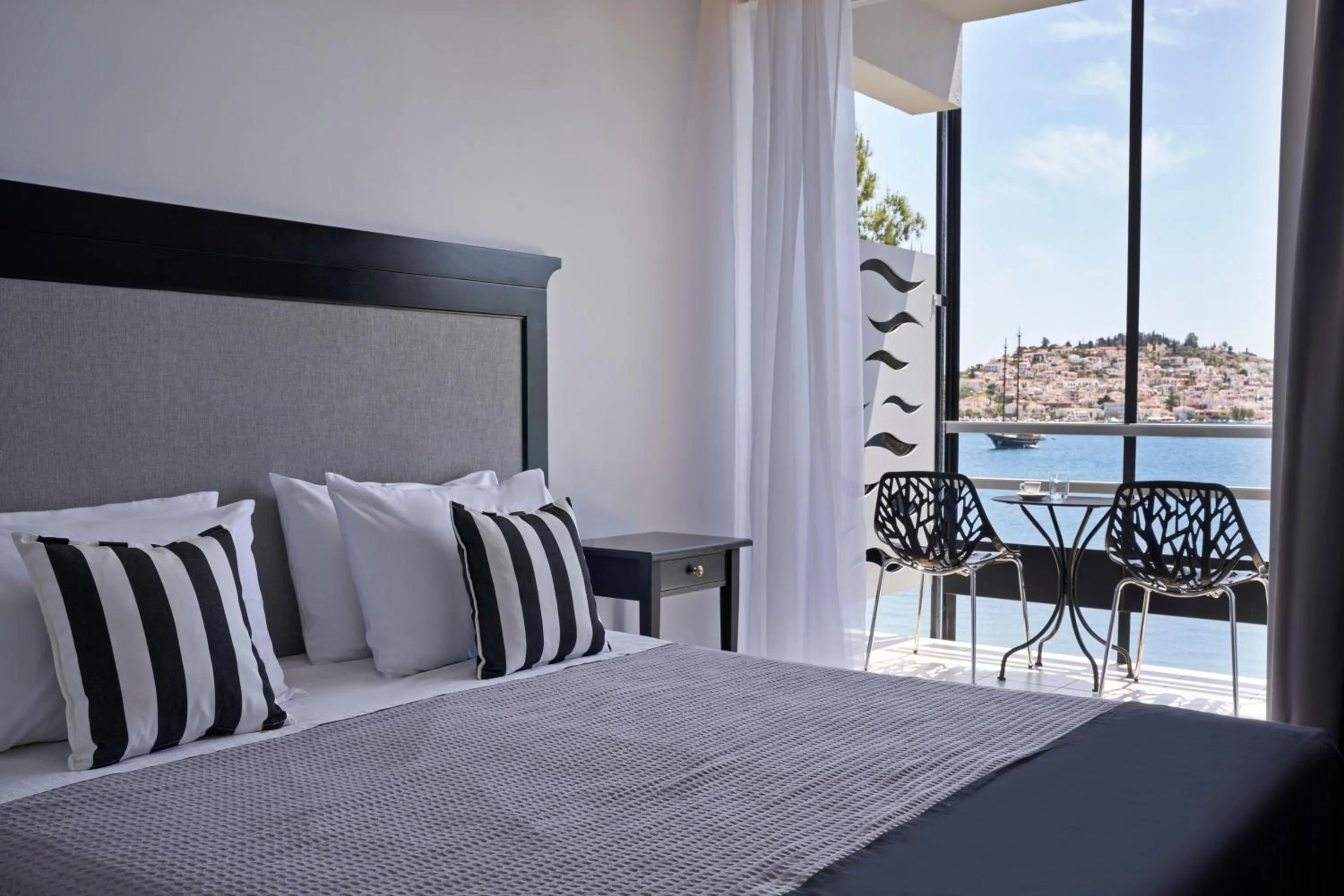 Photo of the whole room, Bed in Xenia Poros Image Hotel