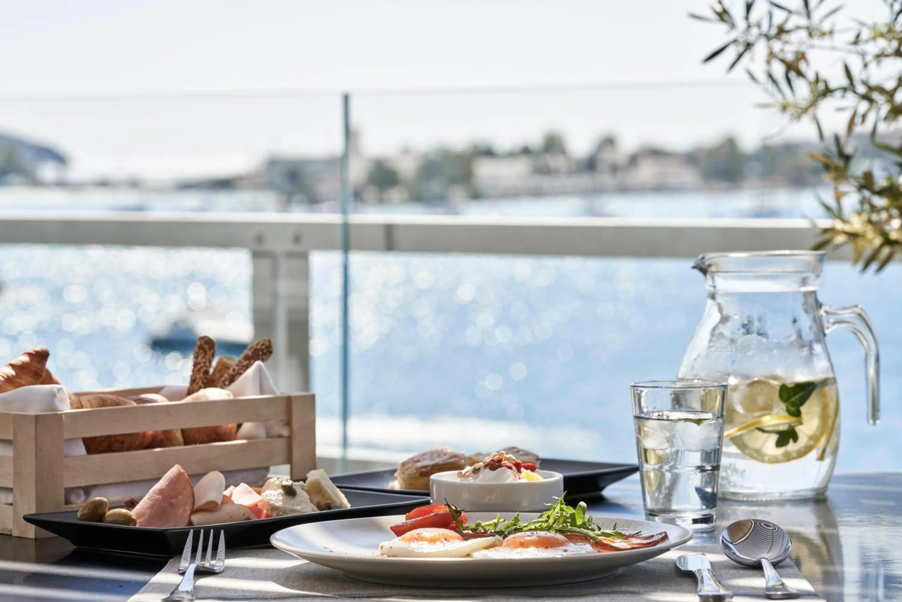 Restaurant/places to eat in Xenia Poros Image Hotel