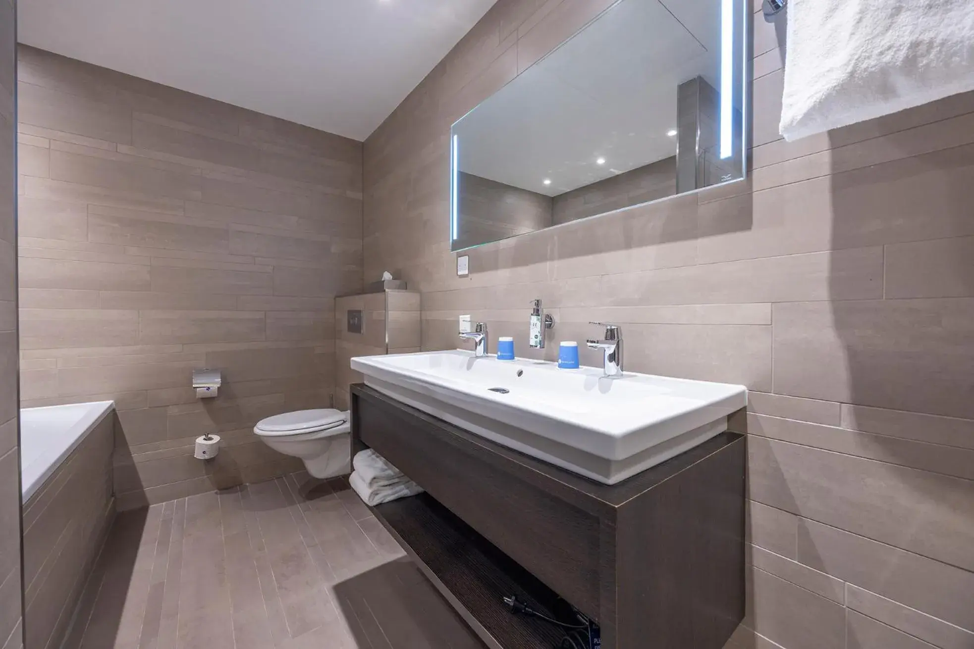 Junior Suite in Fletcher Hotel - Restaurant Nautisch Kwartier Junior Suite in Fletcher Hotel - Restaurant Nautisch Kwartier