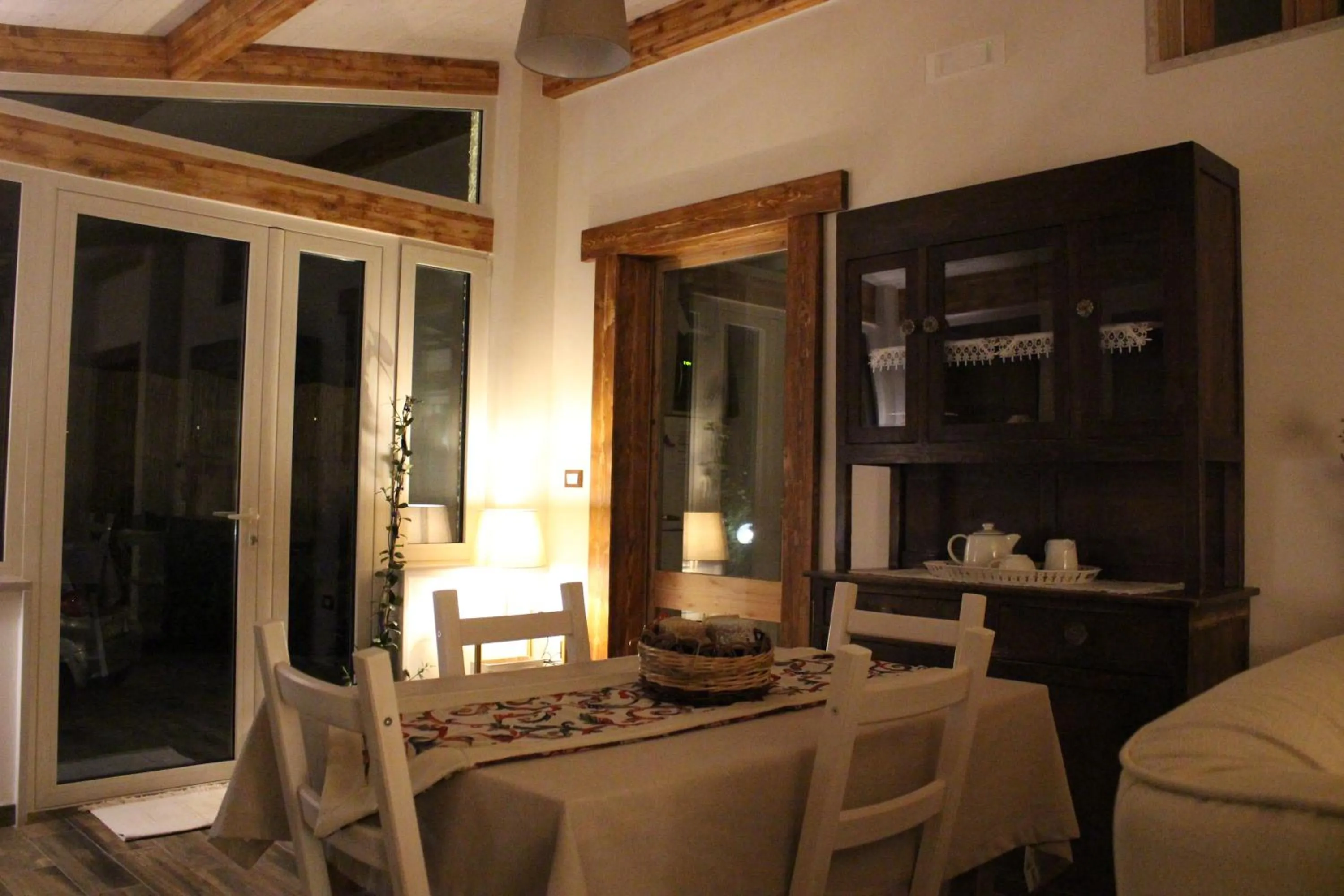 Communal lounge/ TV room in B&Bcasamalì