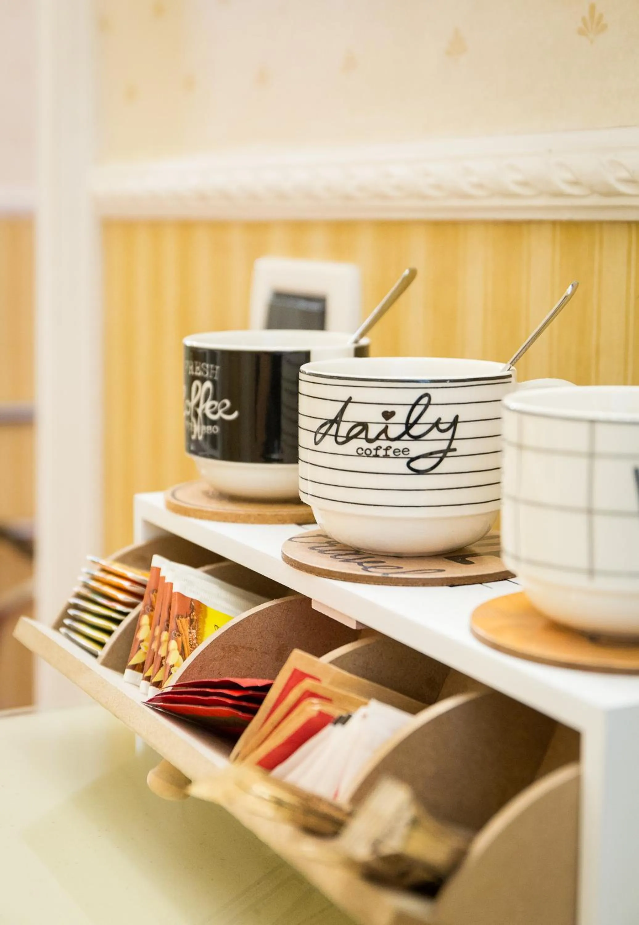 Coffee/tea facilities in Capitolium Rooms