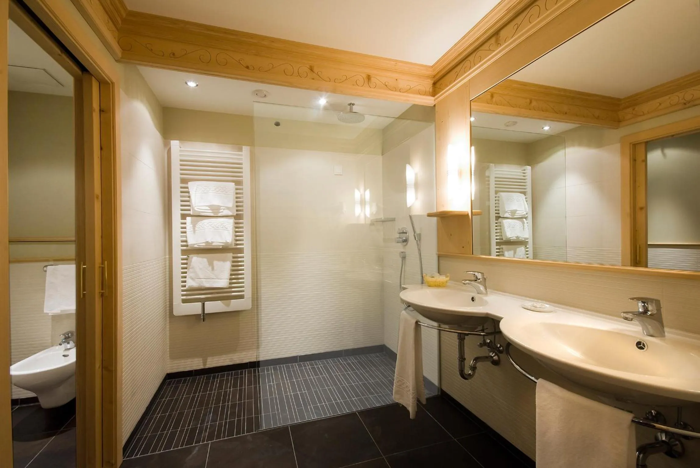 Shower in Alpin & Vital Hotel La Perla