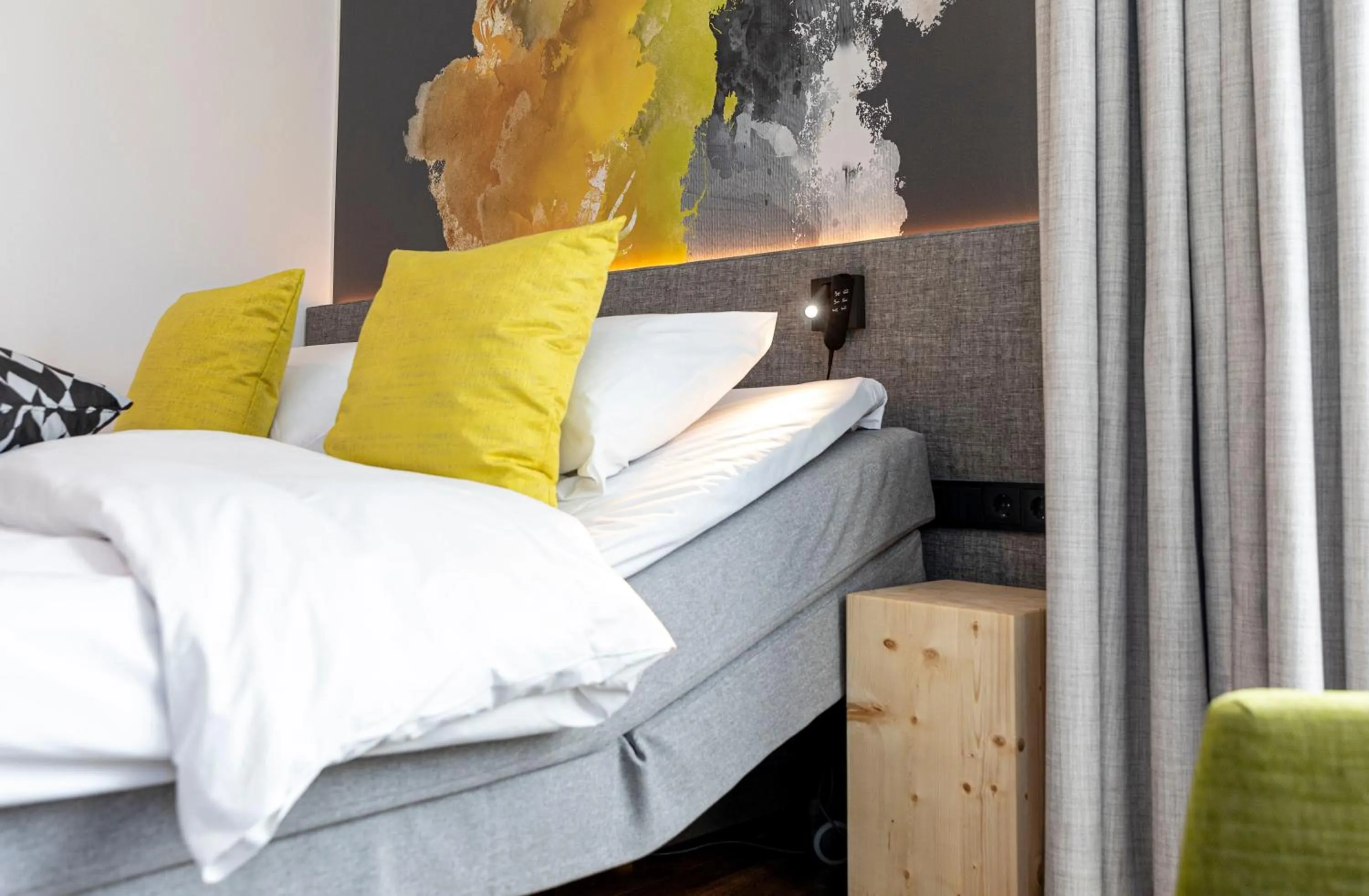 Bedroom, Bed in Comfort Hotel Sello