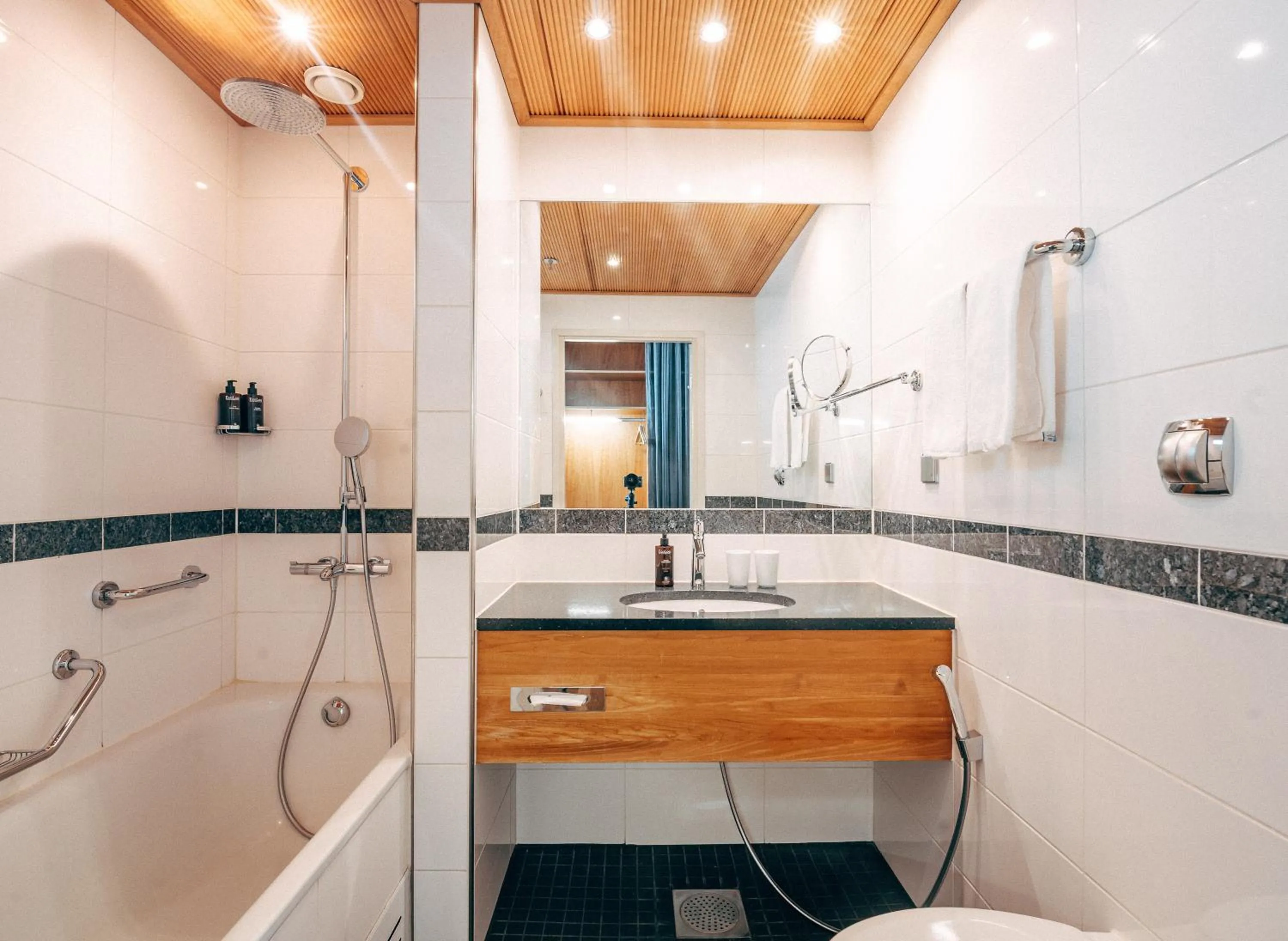 Bathroom in Comfort Hotel Sello