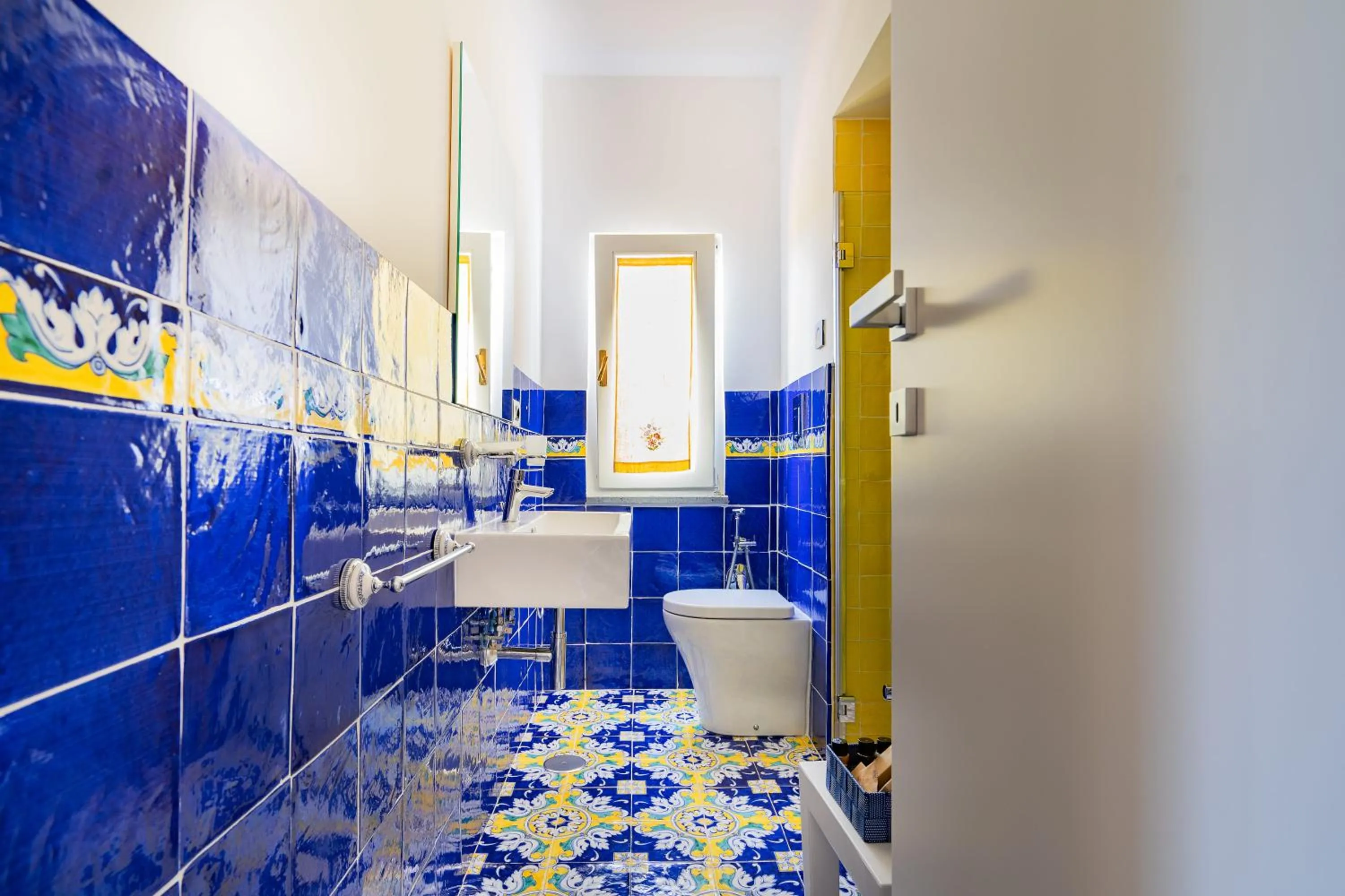 Shower in Lemon Factor Sorrento
