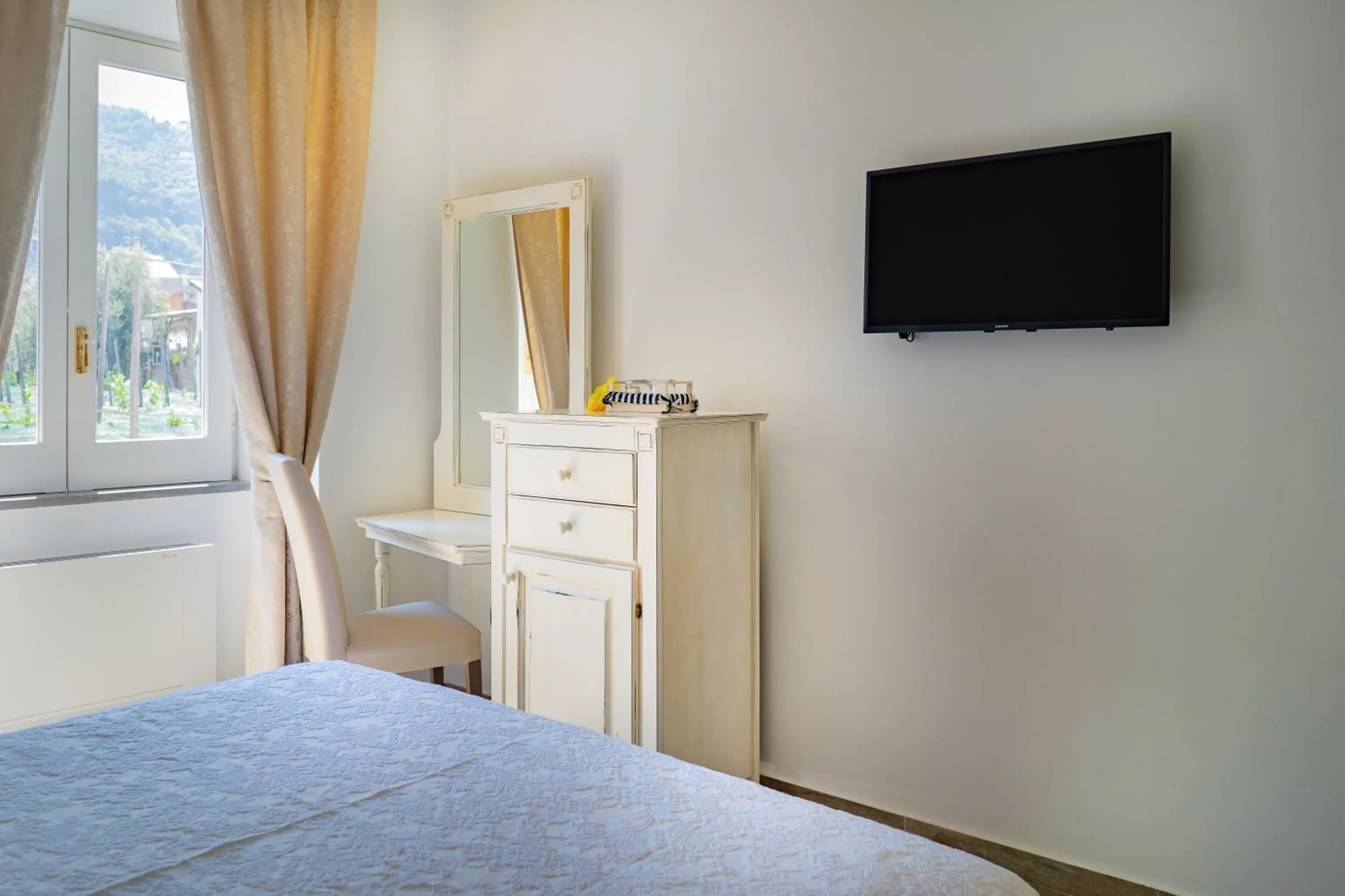 TV and multimedia, Bed in Lemon Factor Sorrento